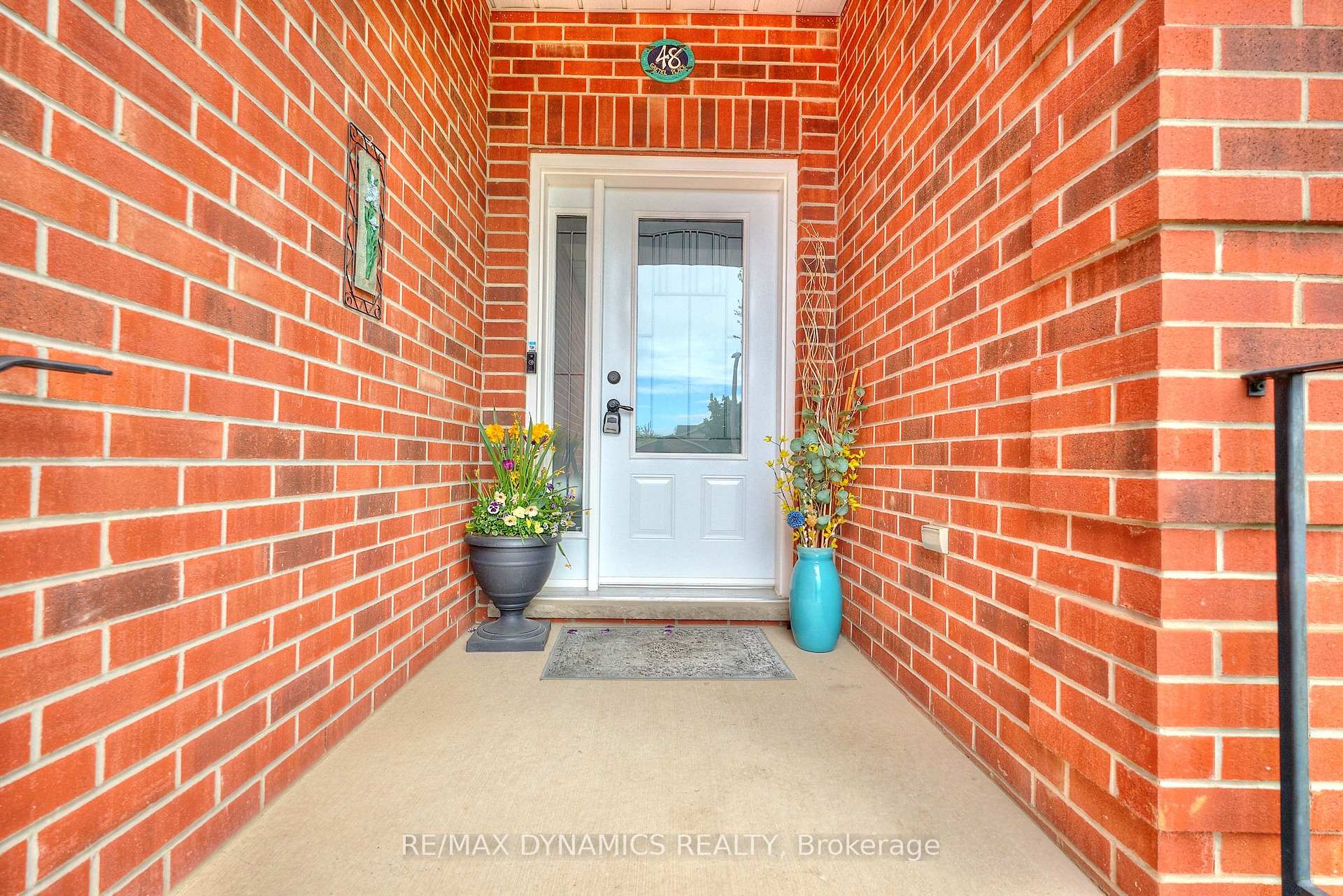Photo 3 of 48 Gretel Place, Welland, N. Welland — HOMEH