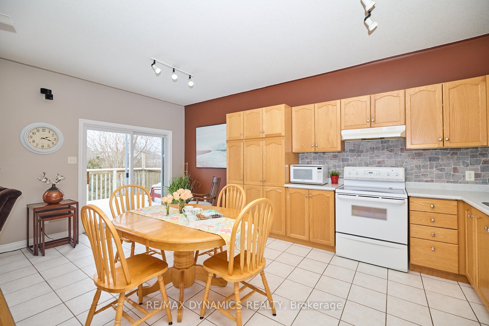 Photo 9 of 48 Gretel Place, Welland, N. Welland — HOMEH