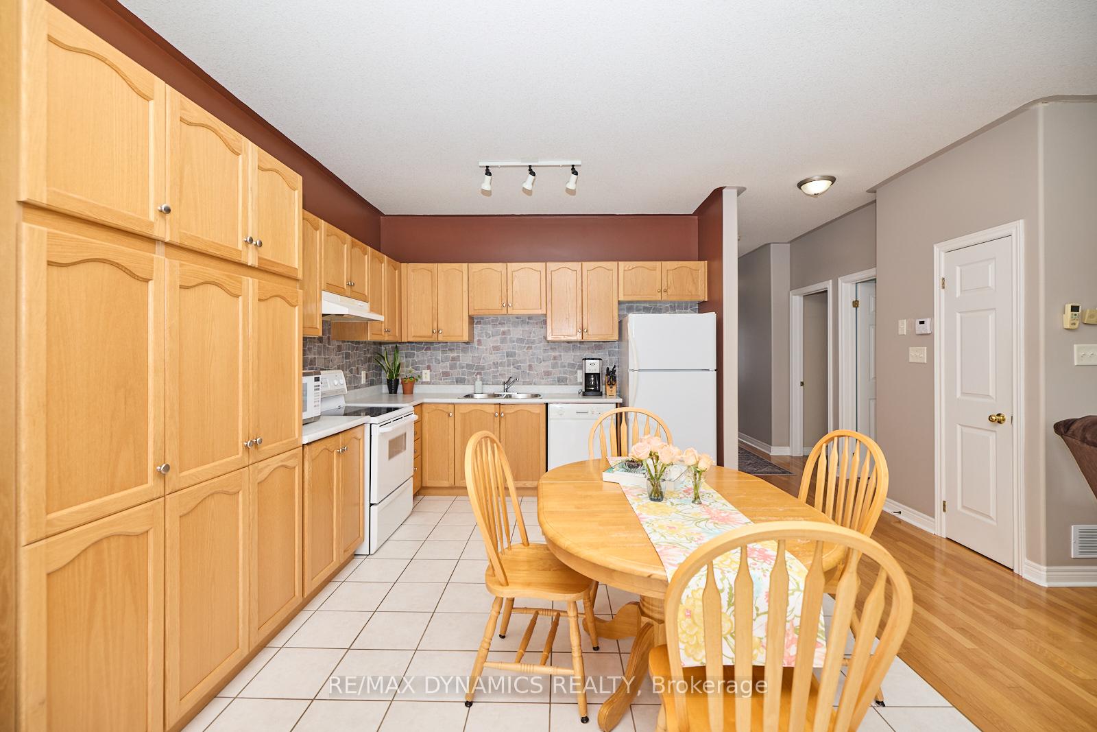 Photo 10 of 48 Gretel Place, Welland, N. Welland — HOMEH