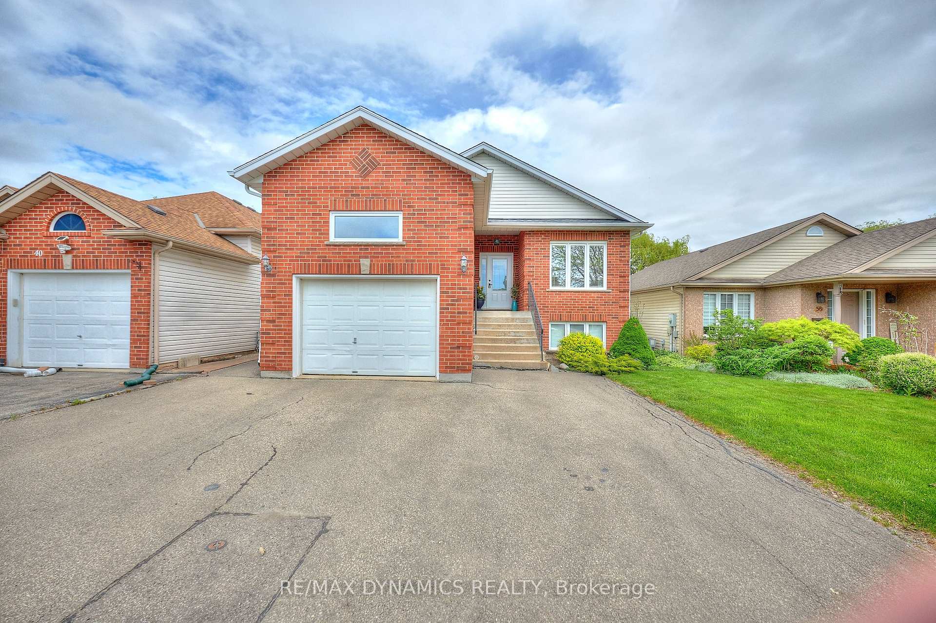 Photo 33 of 48 Gretel Place, Welland, N. Welland — HOMEH