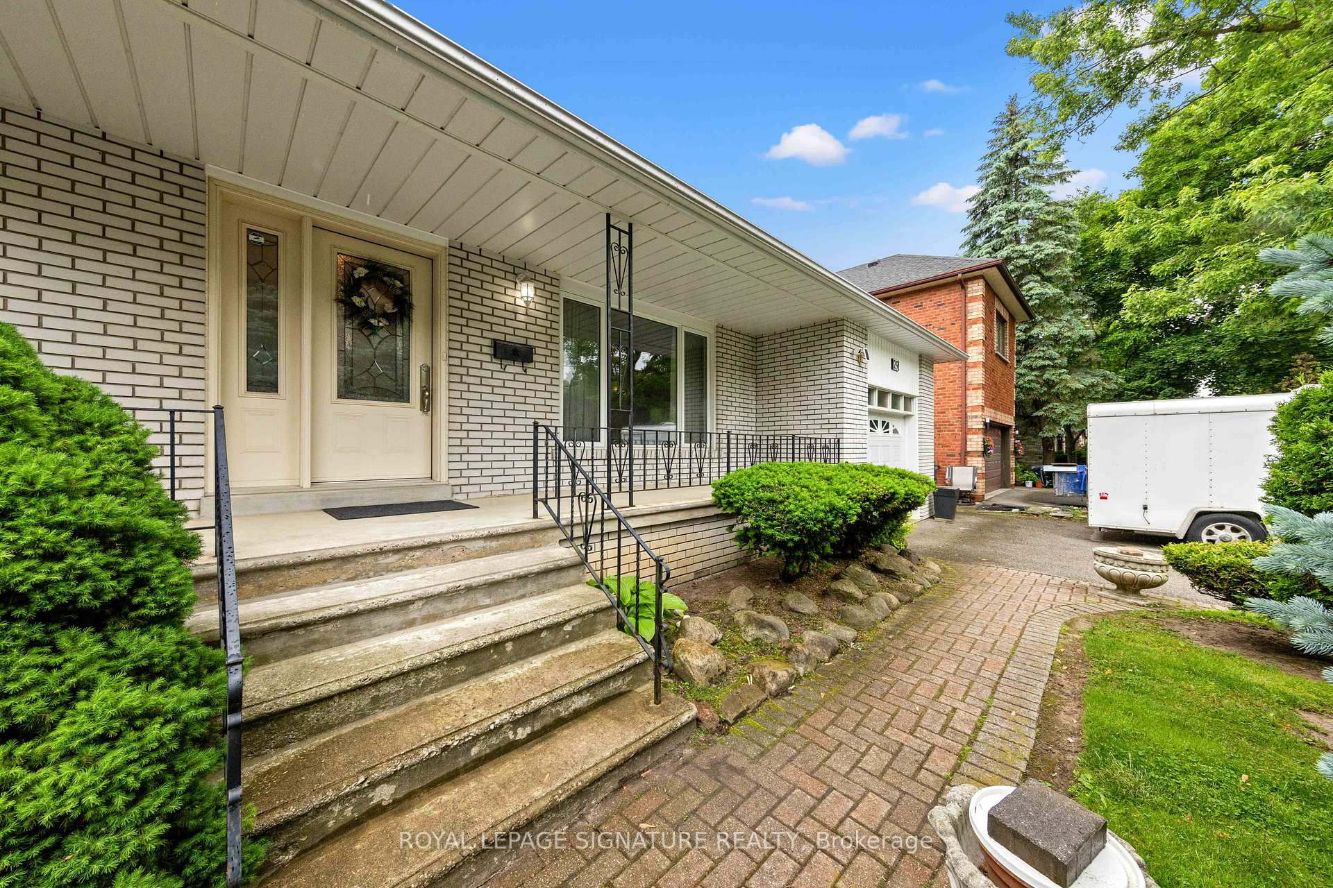 Photo 5 of 29 Woodview Road, Vaughan, East Woodbridge — HOMEH