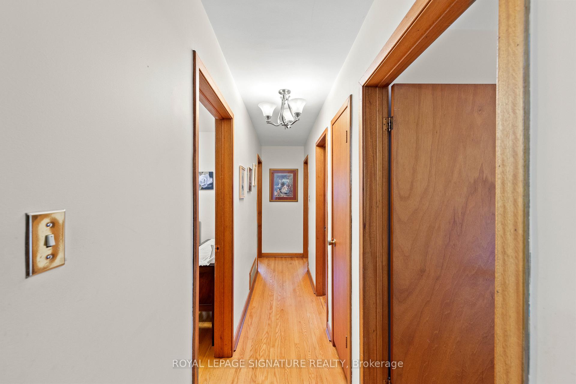 Photo 20 of 29 Woodview Road, Vaughan, East Woodbridge — HOMEH