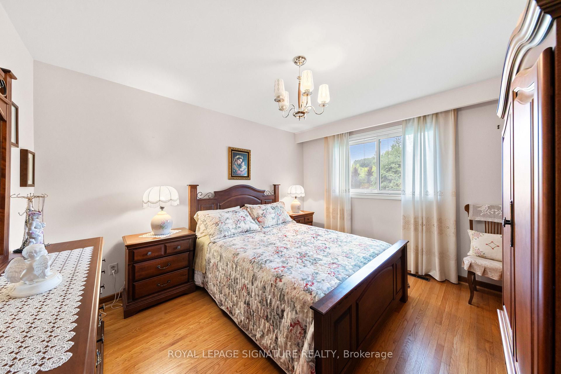 Photo 21 of 29 Woodview Road, Vaughan, East Woodbridge — HOMEH