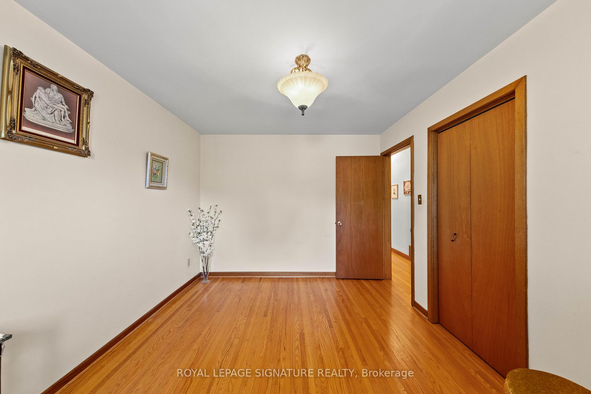 Photo 26 of 29 Woodview Road, Vaughan, East Woodbridge — HOMEH