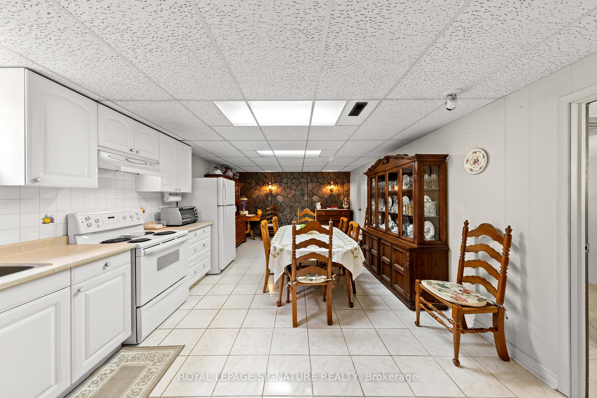 Photo 28 of 29 Woodview Road, Vaughan, East Woodbridge — HOMEH
