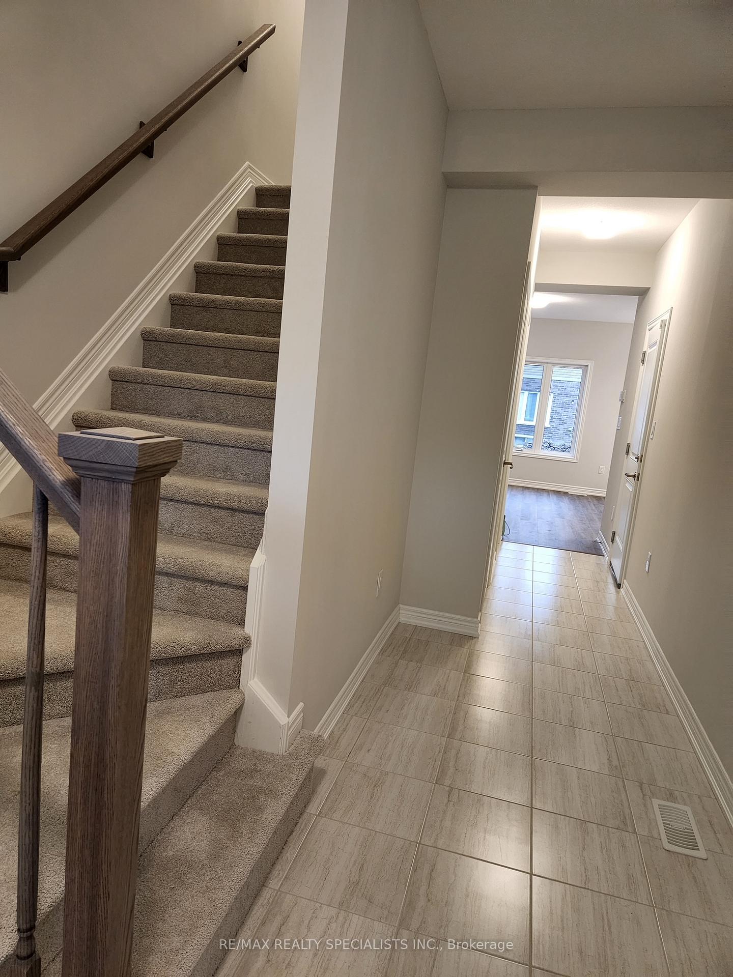 Photo 3 of 116 Sycamore Street, Welland, West Welland — HOMEH