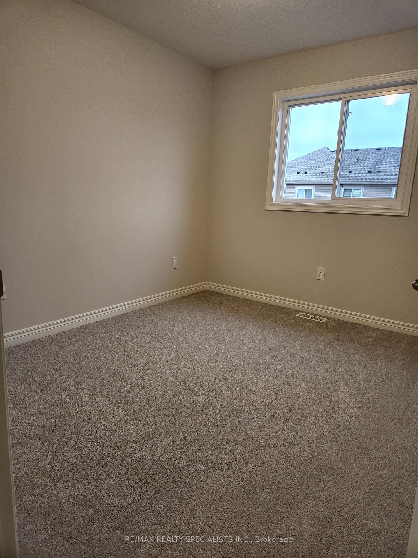 Photo 10 of 116 Sycamore Street, Welland, West Welland — HOMEH