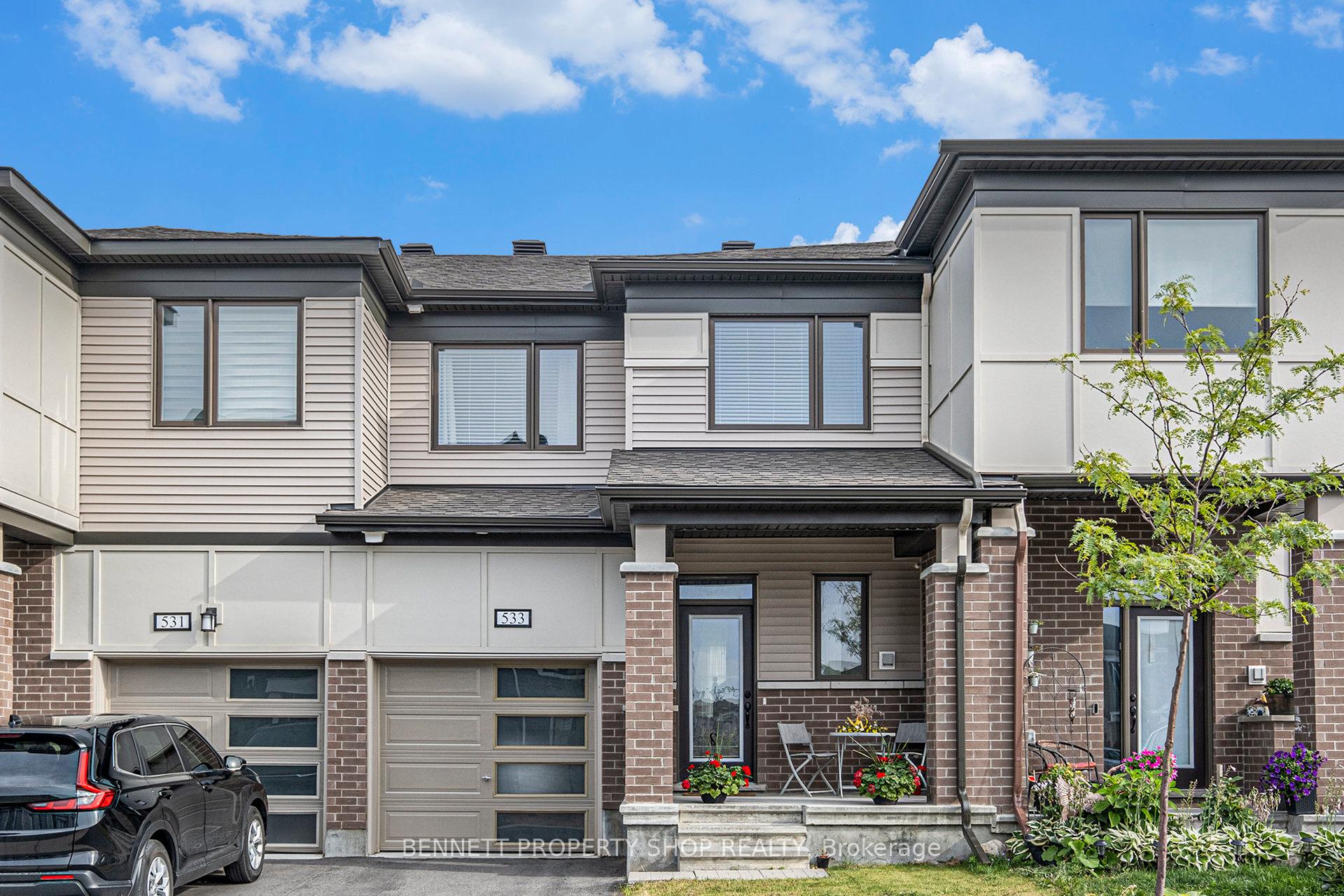 Front of 533 Rye Grass Way