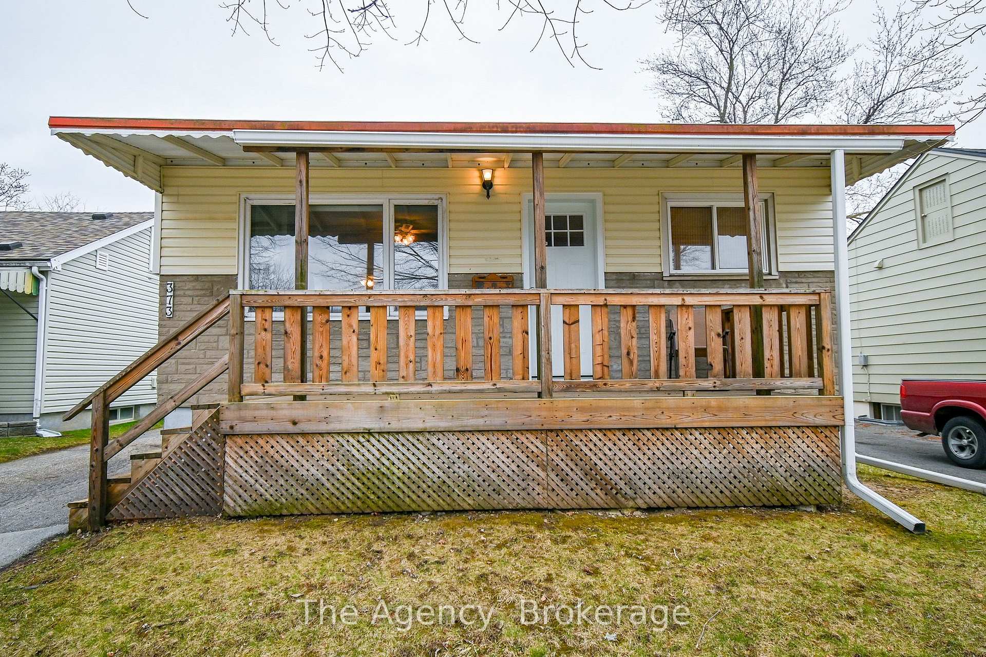 Photo 3 of 373 Corvette Street, Welland, Lincoln/Crowland — HOMEH