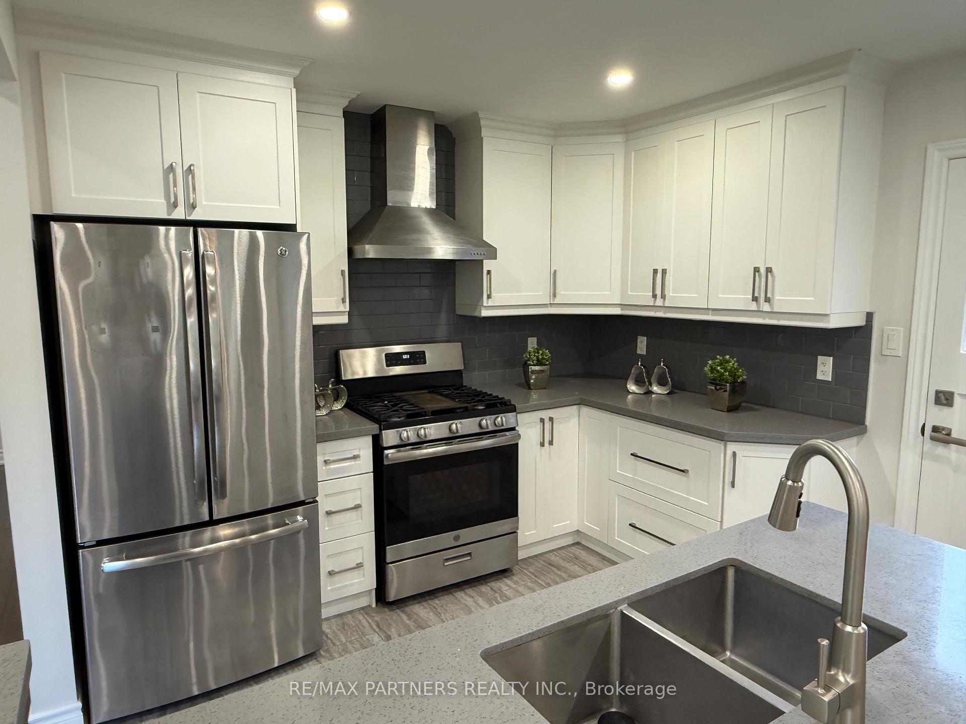 Photo 30 of 77 Foreht Crescent, Aurora, Aurora Heights — HOMEH