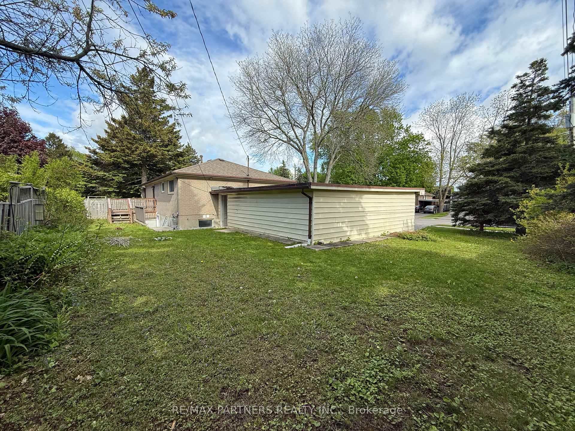 Photo 22 of 77 Foreht Crescent, Aurora, Aurora Heights — HOMEH