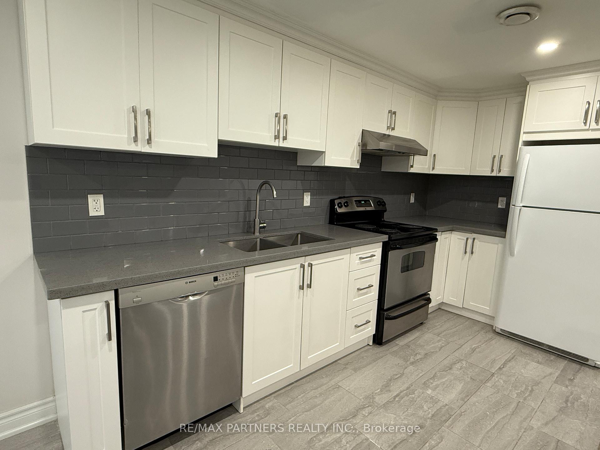 Photo 29 of 77 Foreht Crescent, Aurora, Aurora Heights — HOMEH