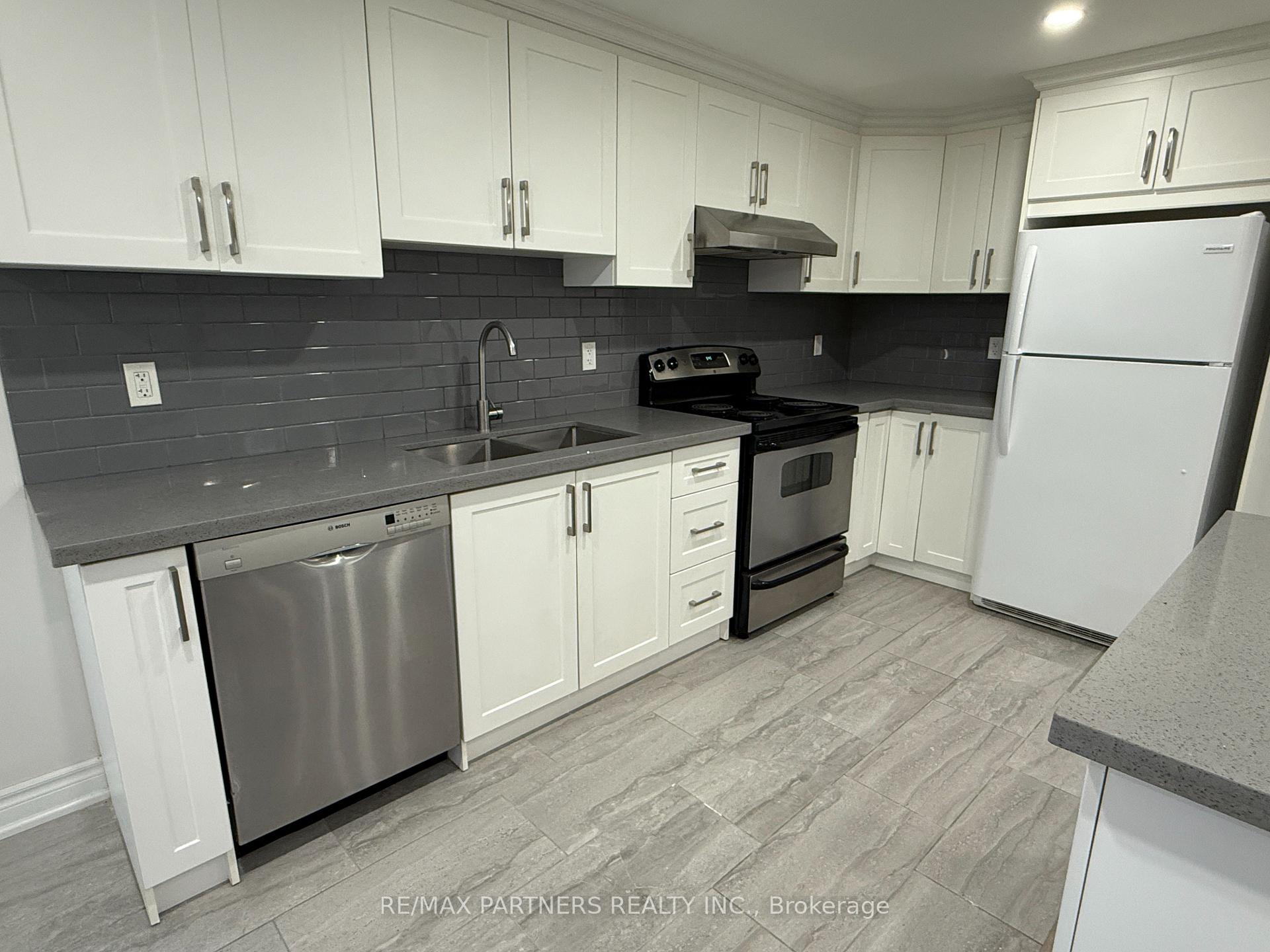 Photo 34 of 77 Foreht Crescent, Aurora, Aurora Heights — HOMEH