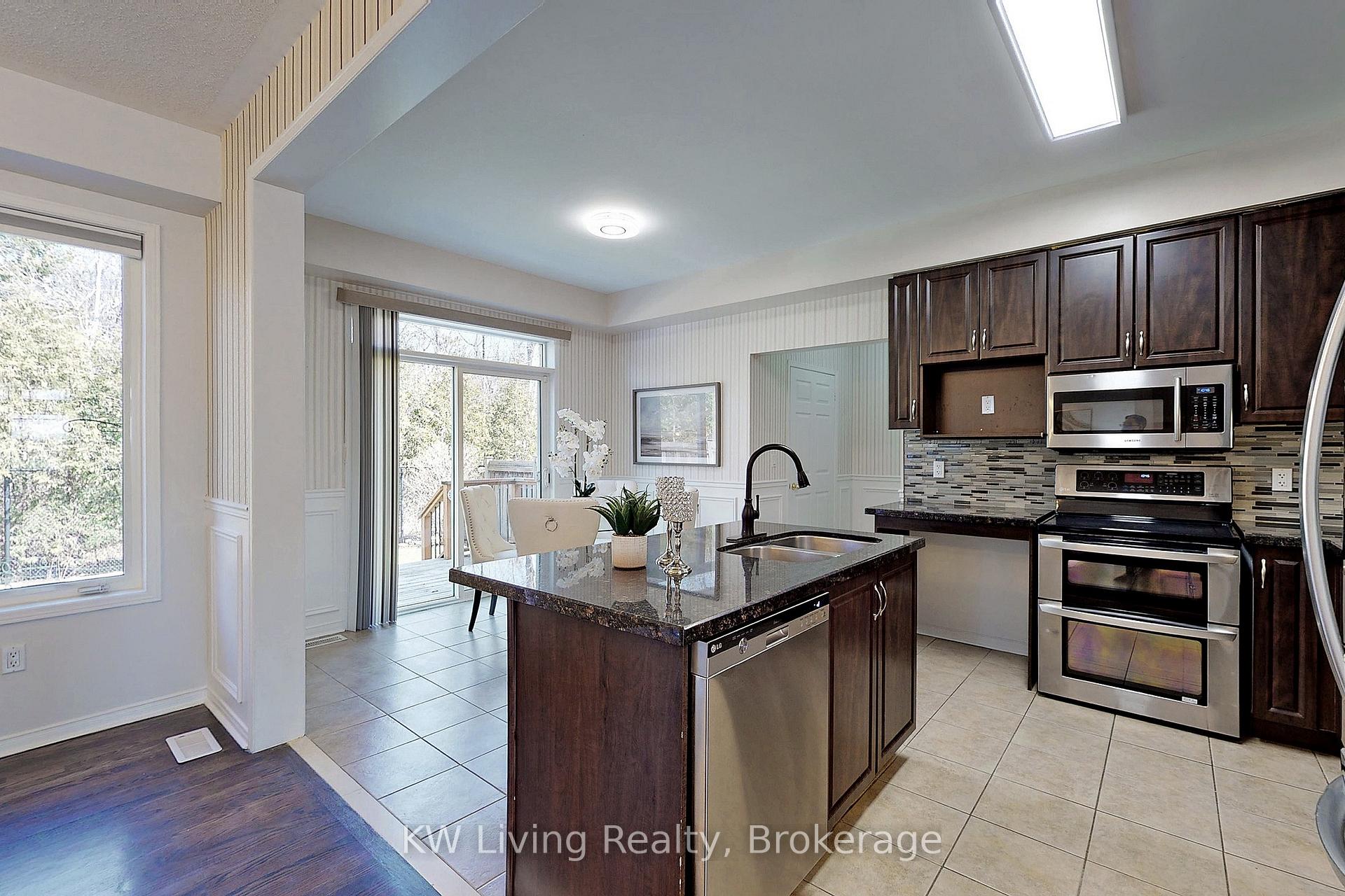 Photo 12 of 56 Robert Attersley Drive E, Whitby, Taunton North — HOMEH