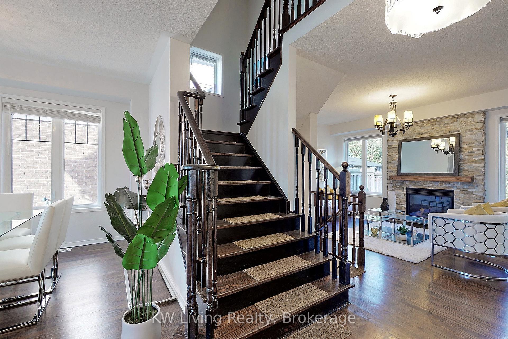 Photo 16 of 56 Robert Attersley Drive E, Whitby, Taunton North — HOMEH