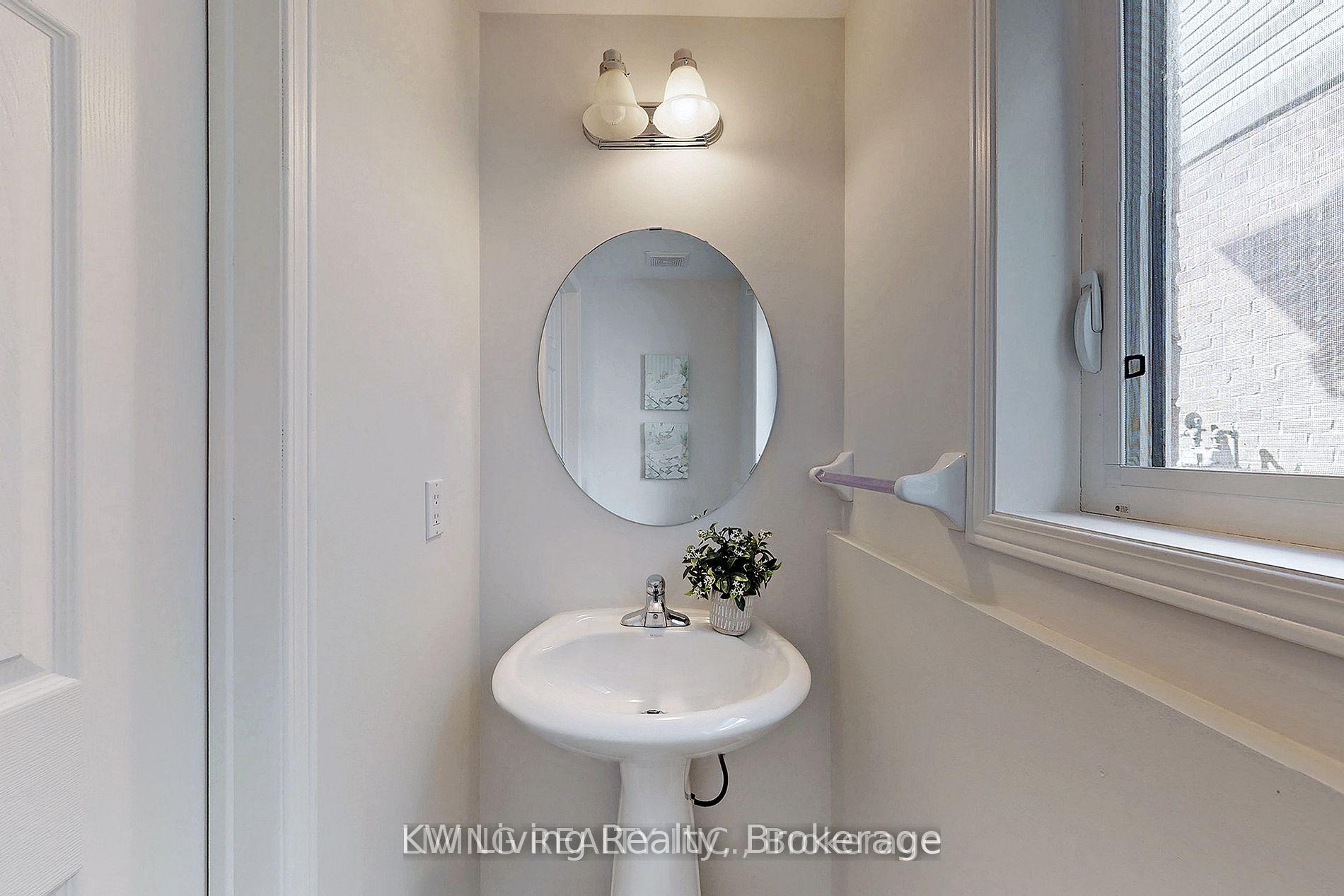Photo 18 of 56 Robert Attersley Drive E, Whitby, Taunton North — HOMEH