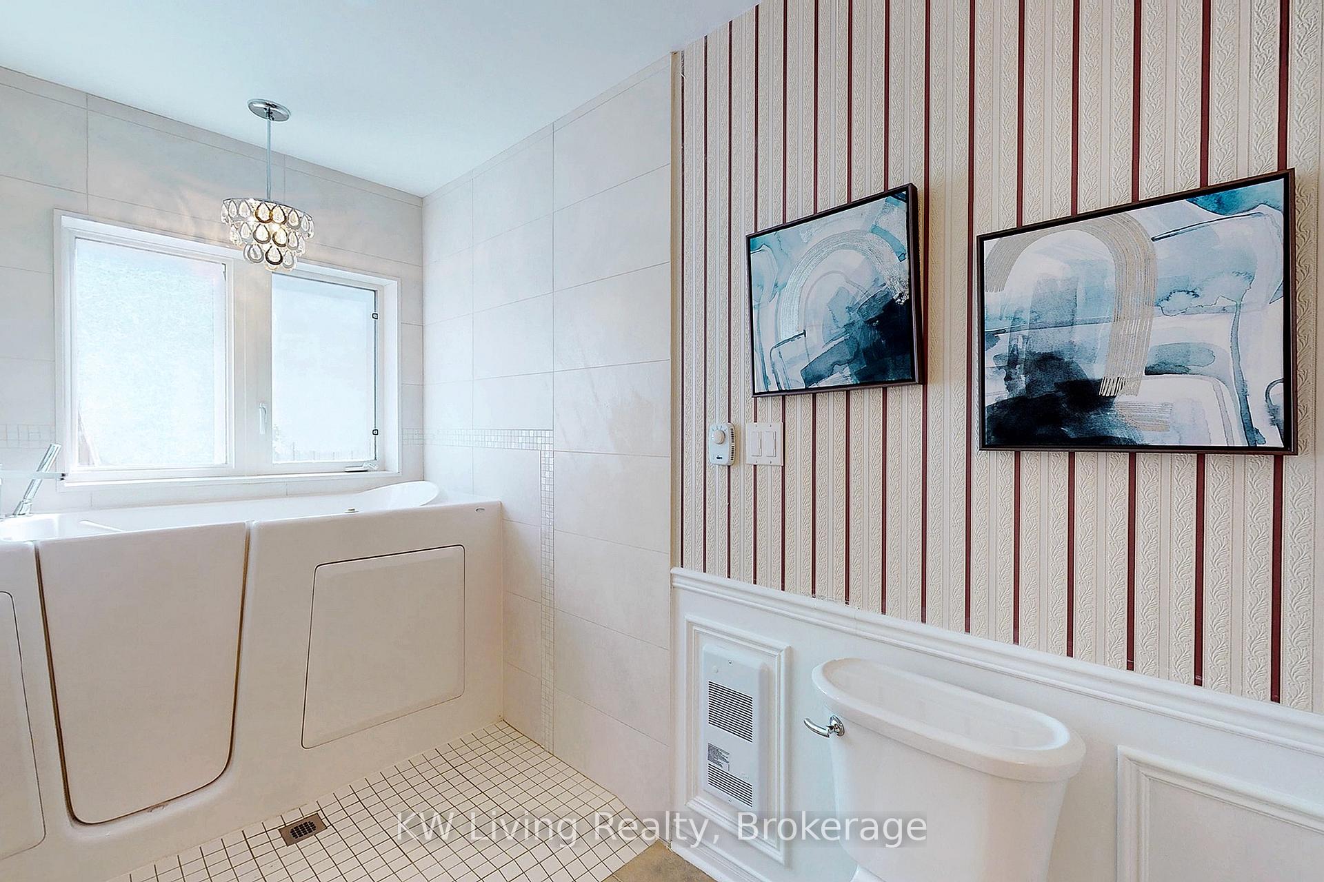 Photo 22 of 56 Robert Attersley Drive E, Whitby, Taunton North — HOMEH