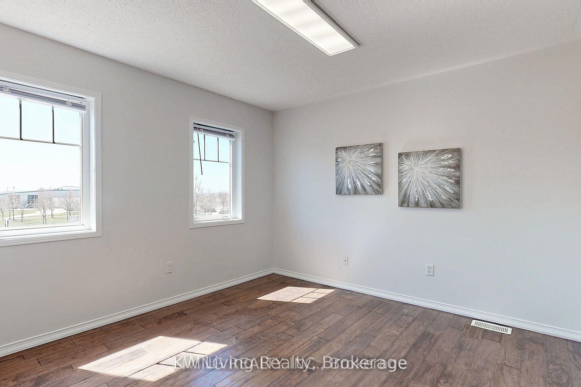 Photo 24 of 56 Robert Attersley Drive E, Whitby, Taunton North — HOMEH