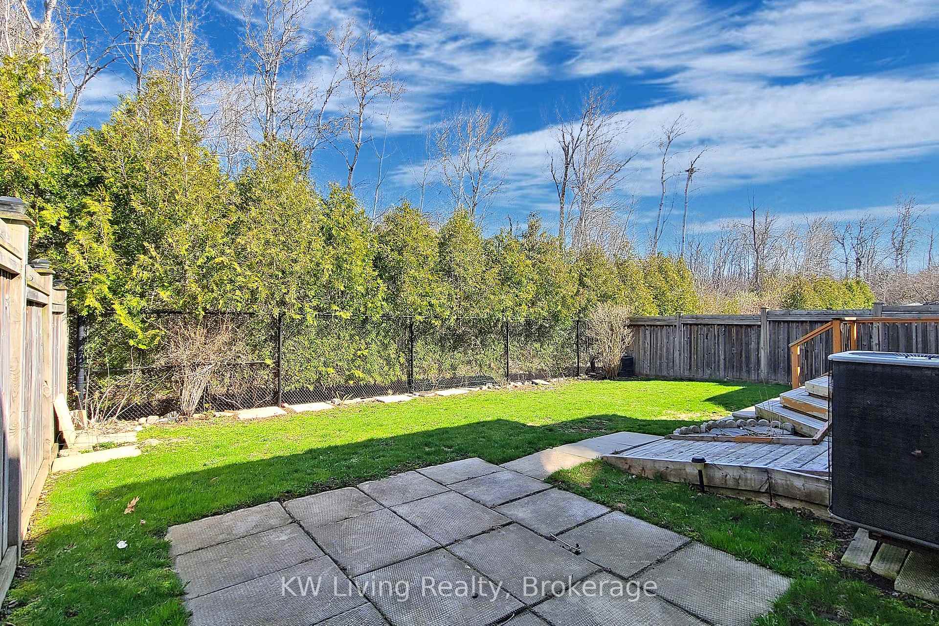 Photo 35 of 56 Robert Attersley Drive E, Whitby, Taunton North — HOMEH