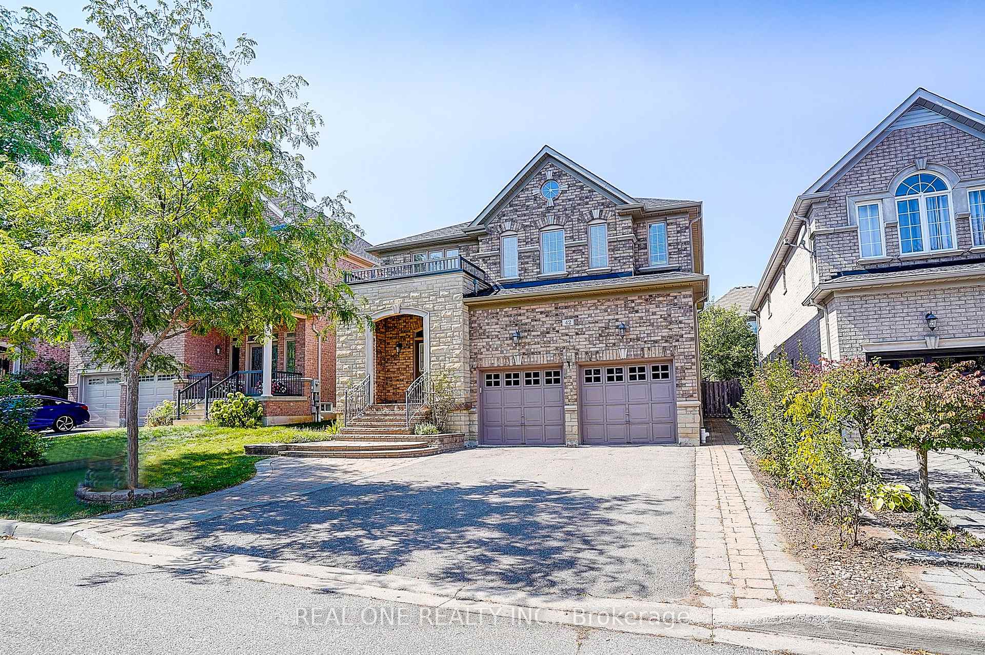 Photo 1 of 42 Donzi Lane, Vaughan, Patterson — HOMEH