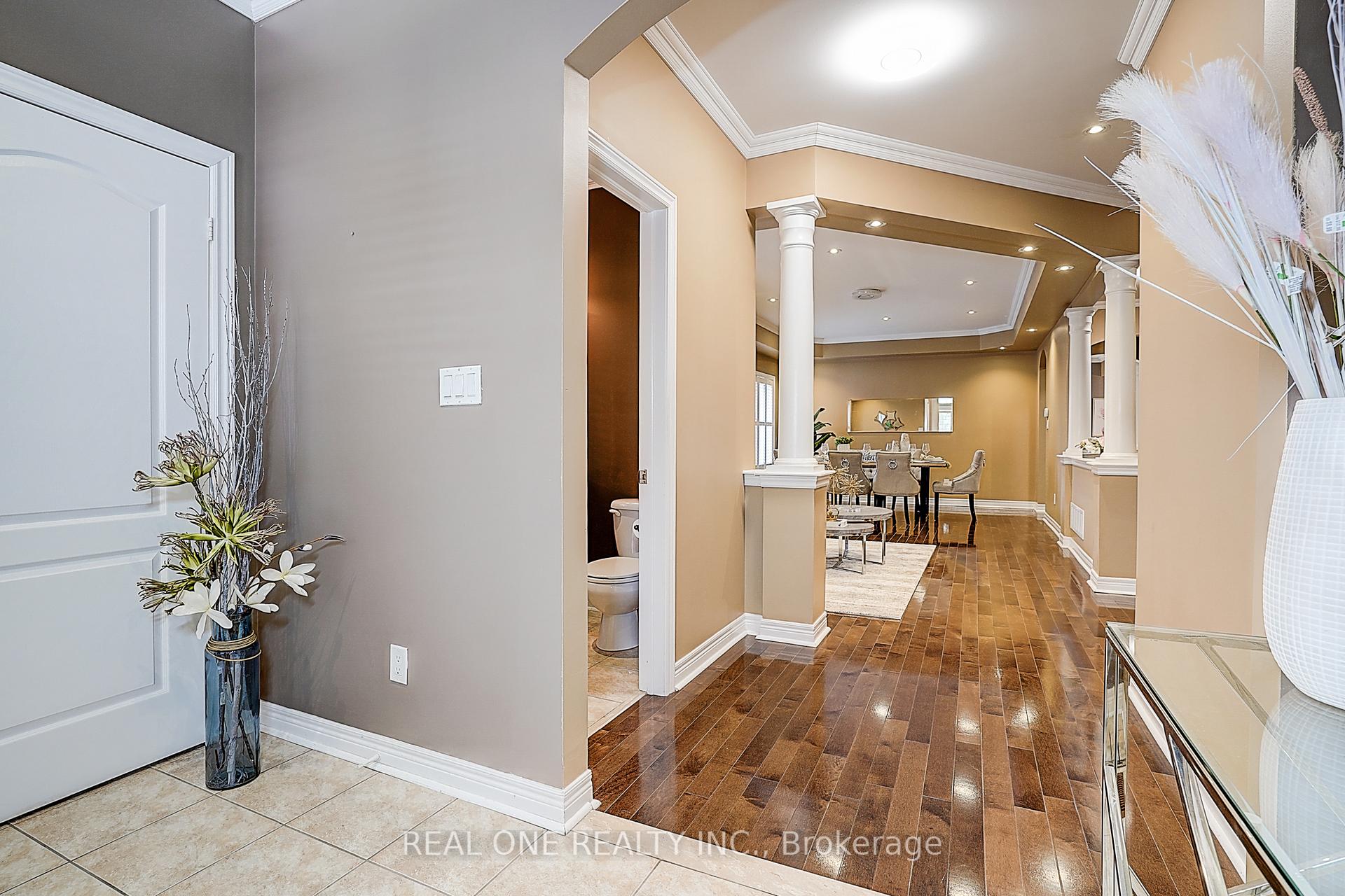 Photo 4 of 42 Donzi Lane, Vaughan, Patterson — HOMEH