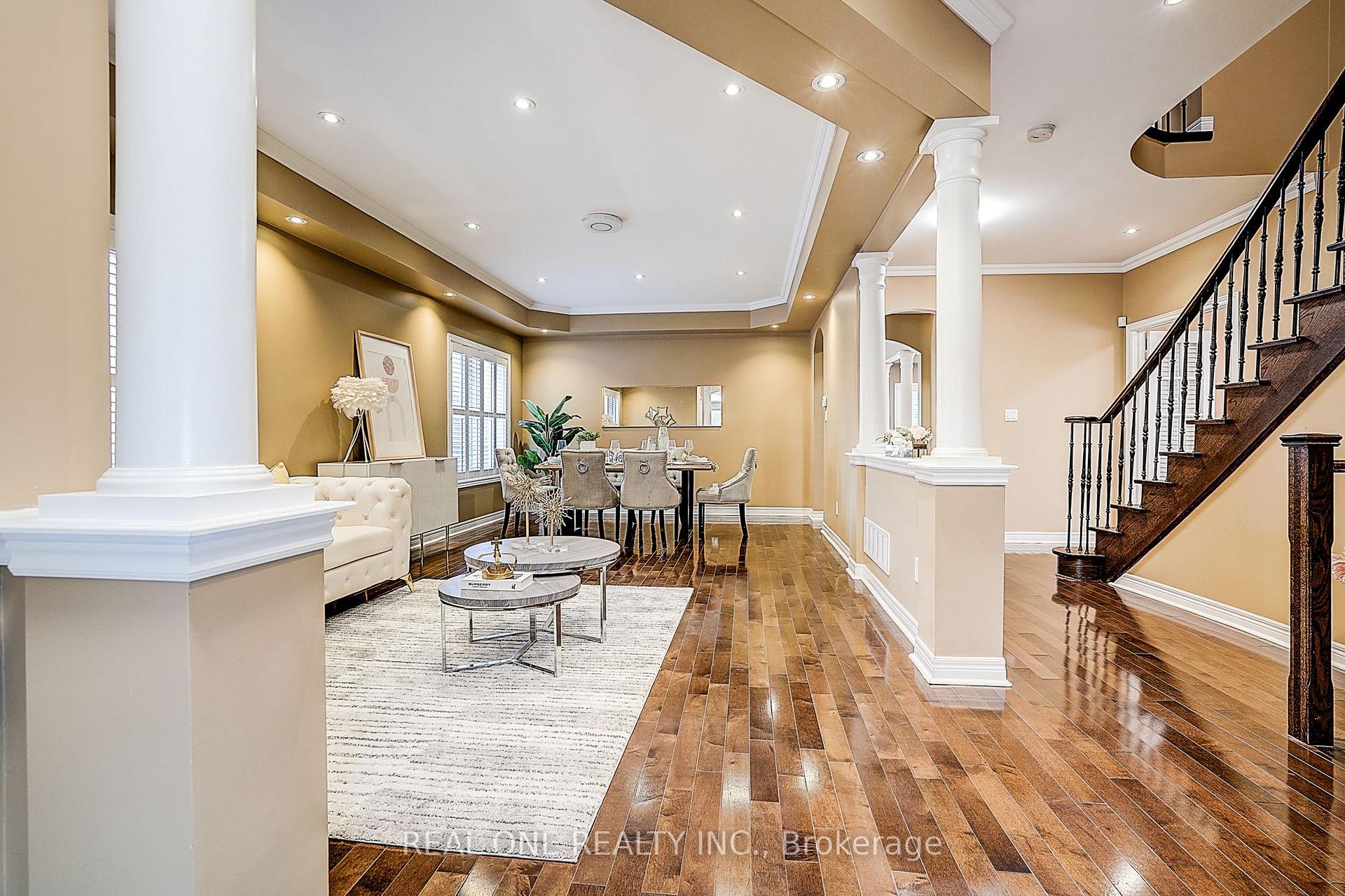 Photo 7 of 42 Donzi Lane, Vaughan, Patterson — HOMEH