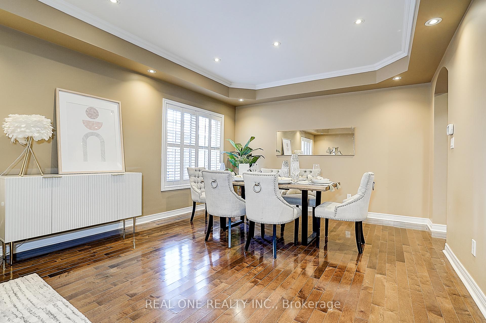 Photo 9 of 42 Donzi Lane, Vaughan, Patterson — HOMEH