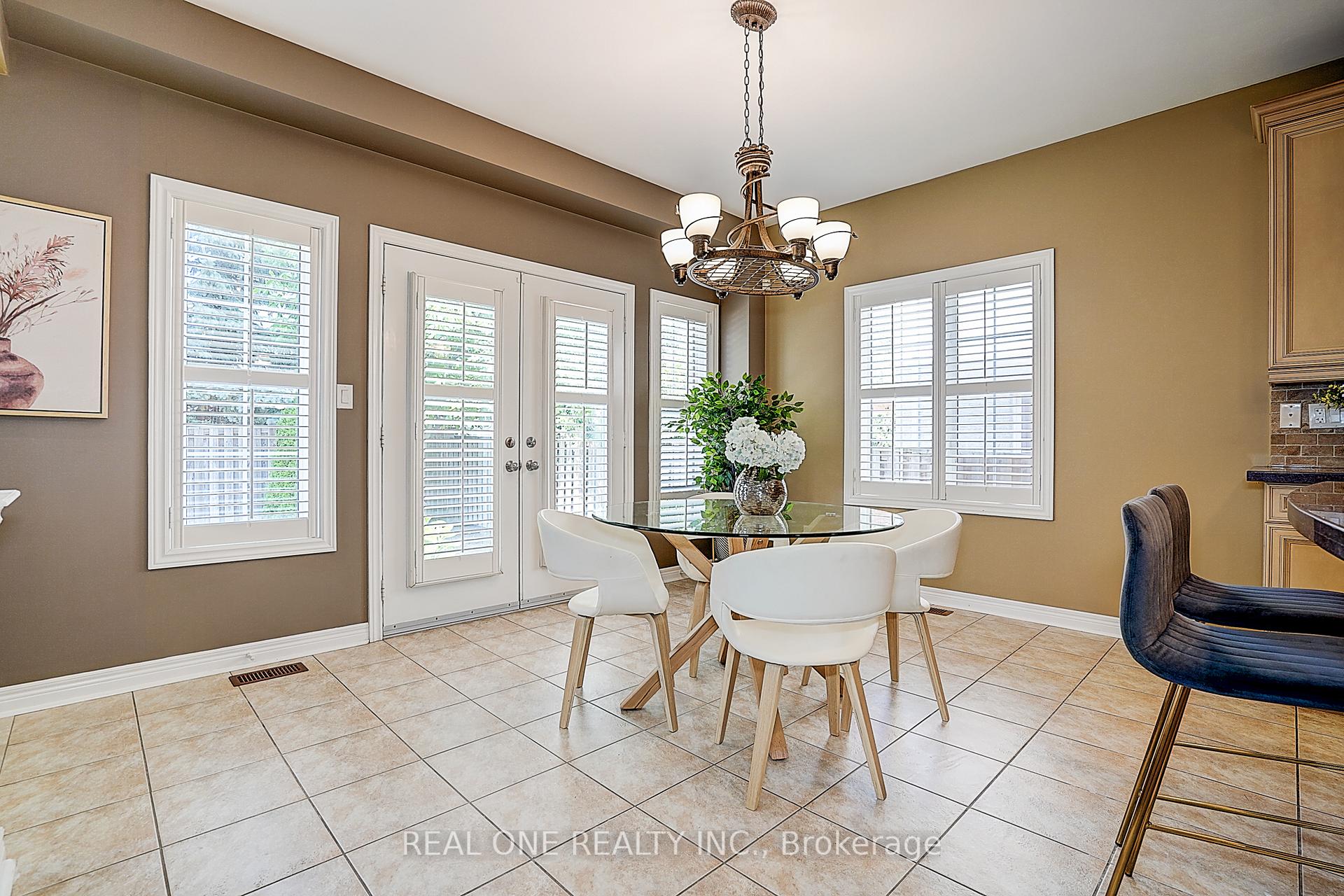 Photo 15 of 42 Donzi Lane, Vaughan, Patterson — HOMEH