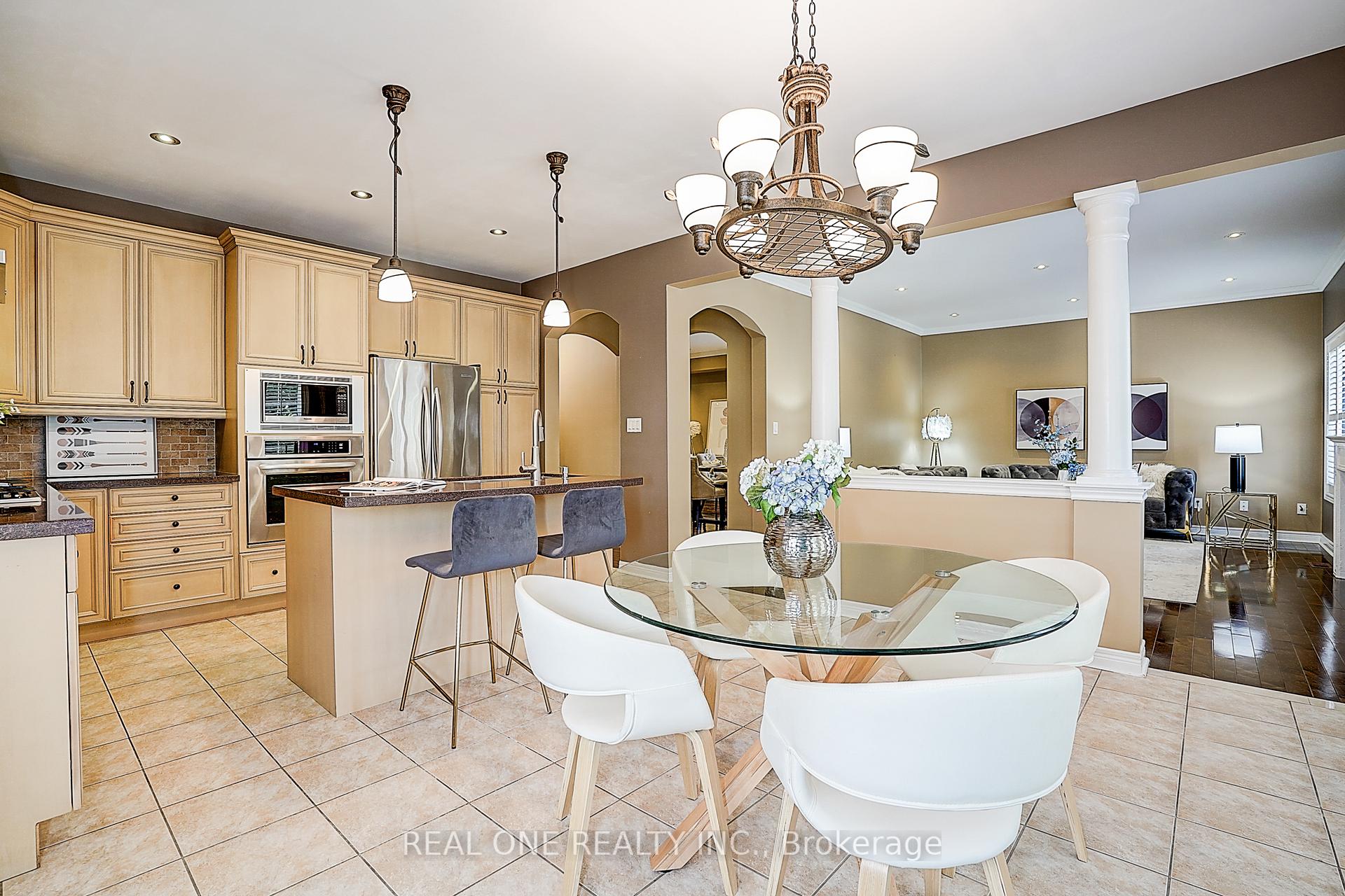 Photo 17 of 42 Donzi Lane, Vaughan, Patterson — HOMEH