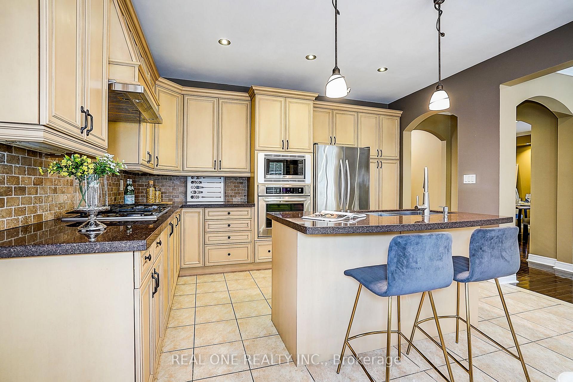 Photo 18 of 42 Donzi Lane, Vaughan, Patterson — HOMEH