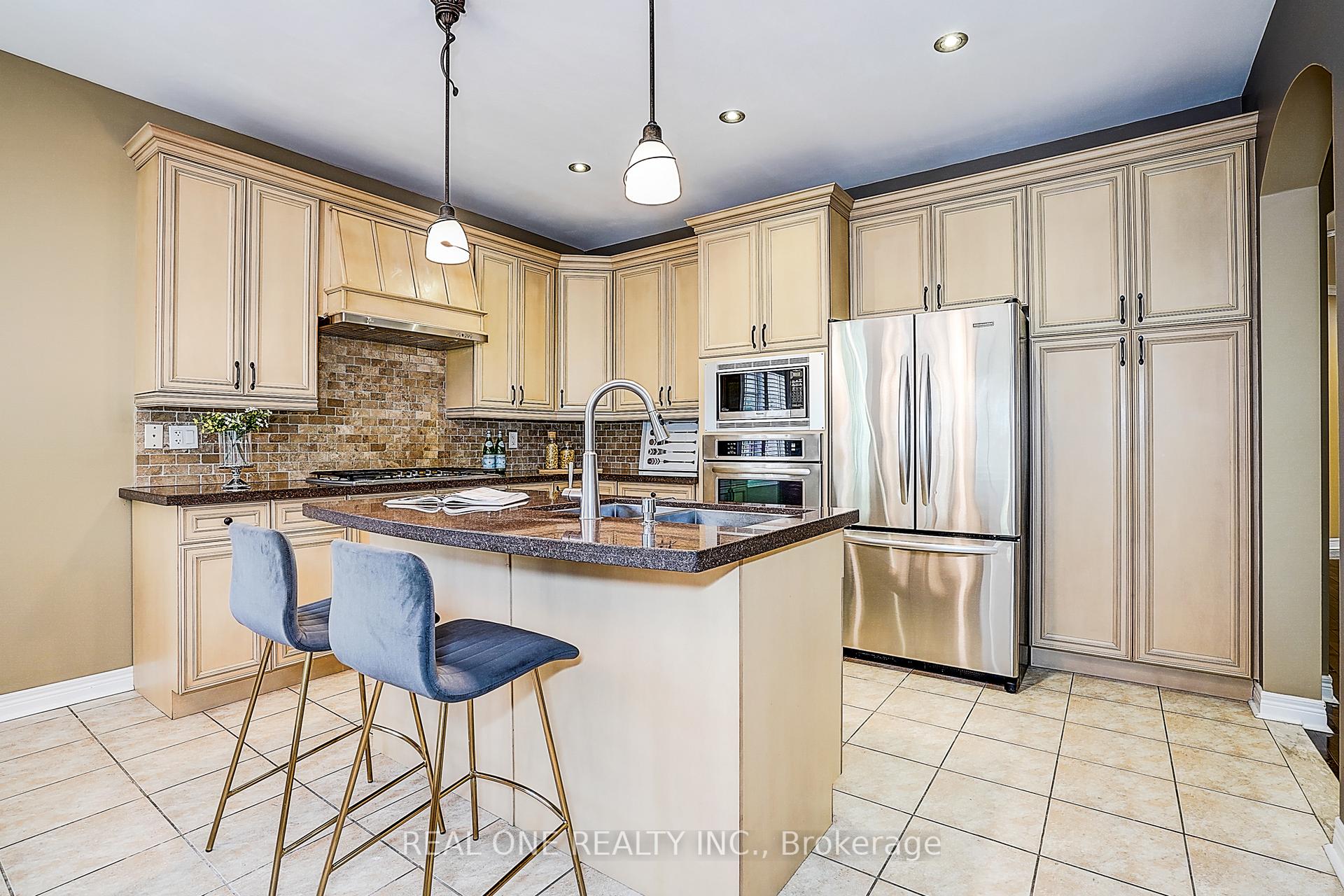 Photo 19 of 42 Donzi Lane, Vaughan, Patterson — HOMEH