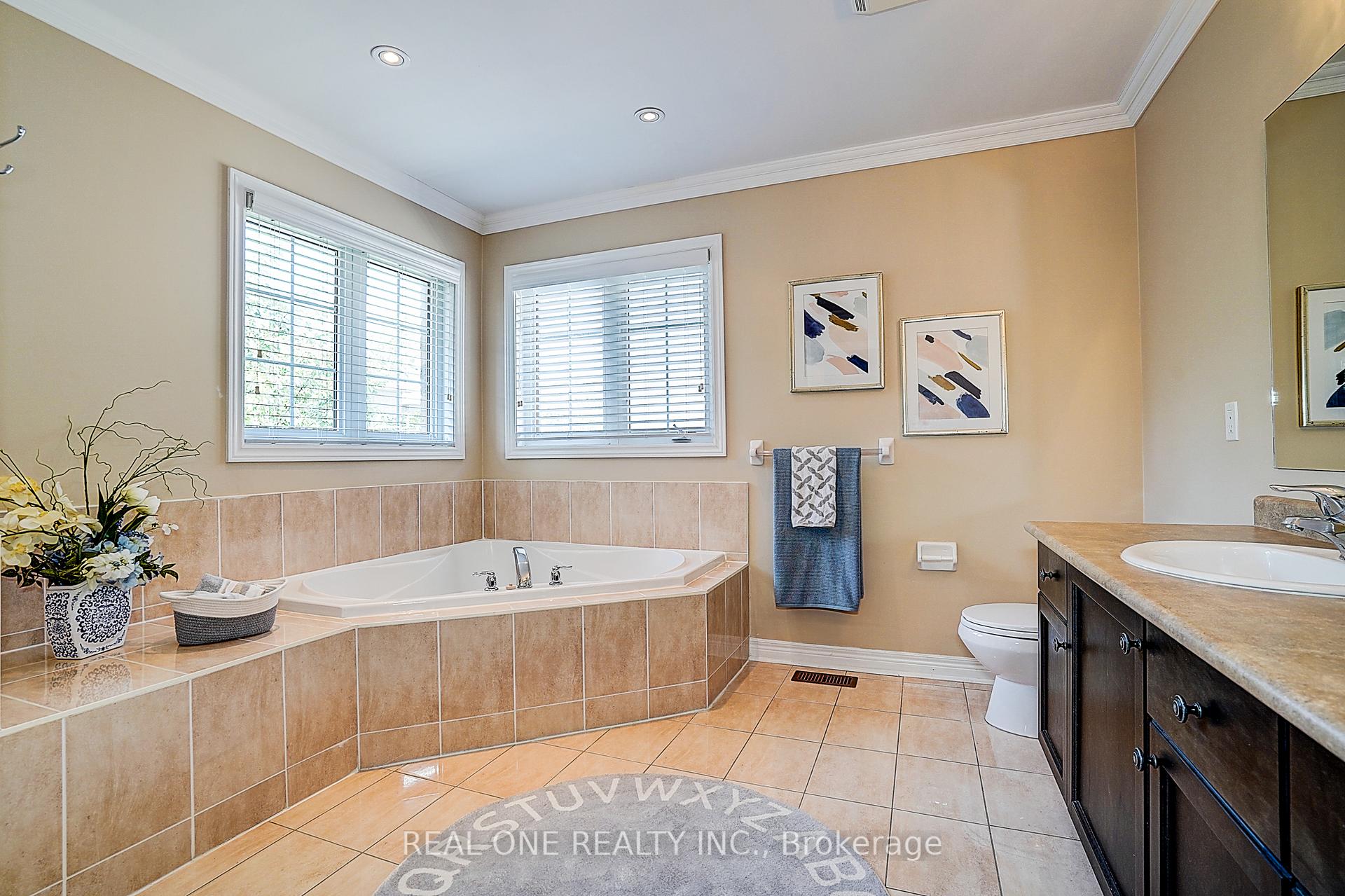 Photo 32 of 42 Donzi Lane, Vaughan, Patterson — HOMEH