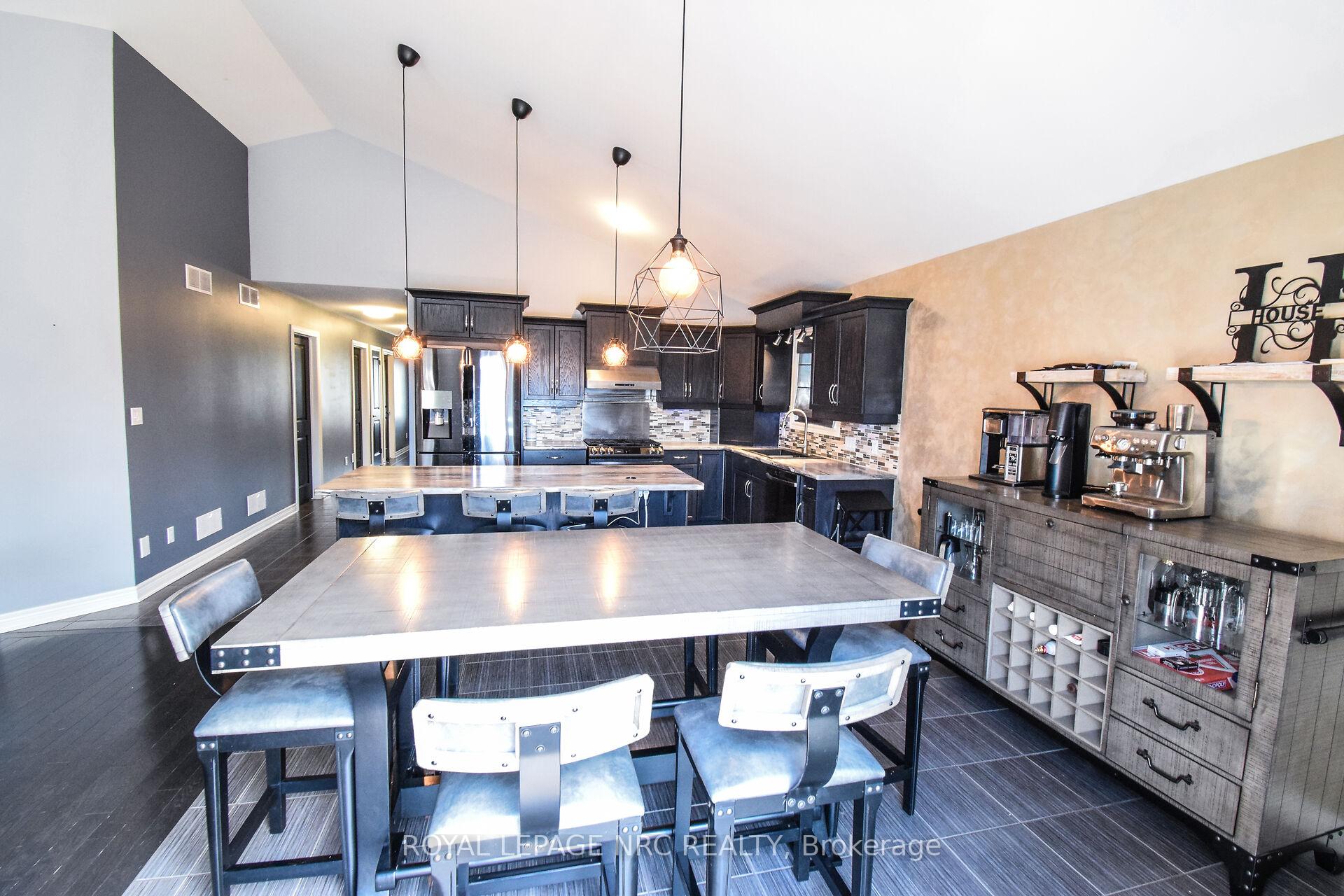 Photo 9 of 210 Classic Avenue, Welland, Lincoln/Crowland — HOMEH