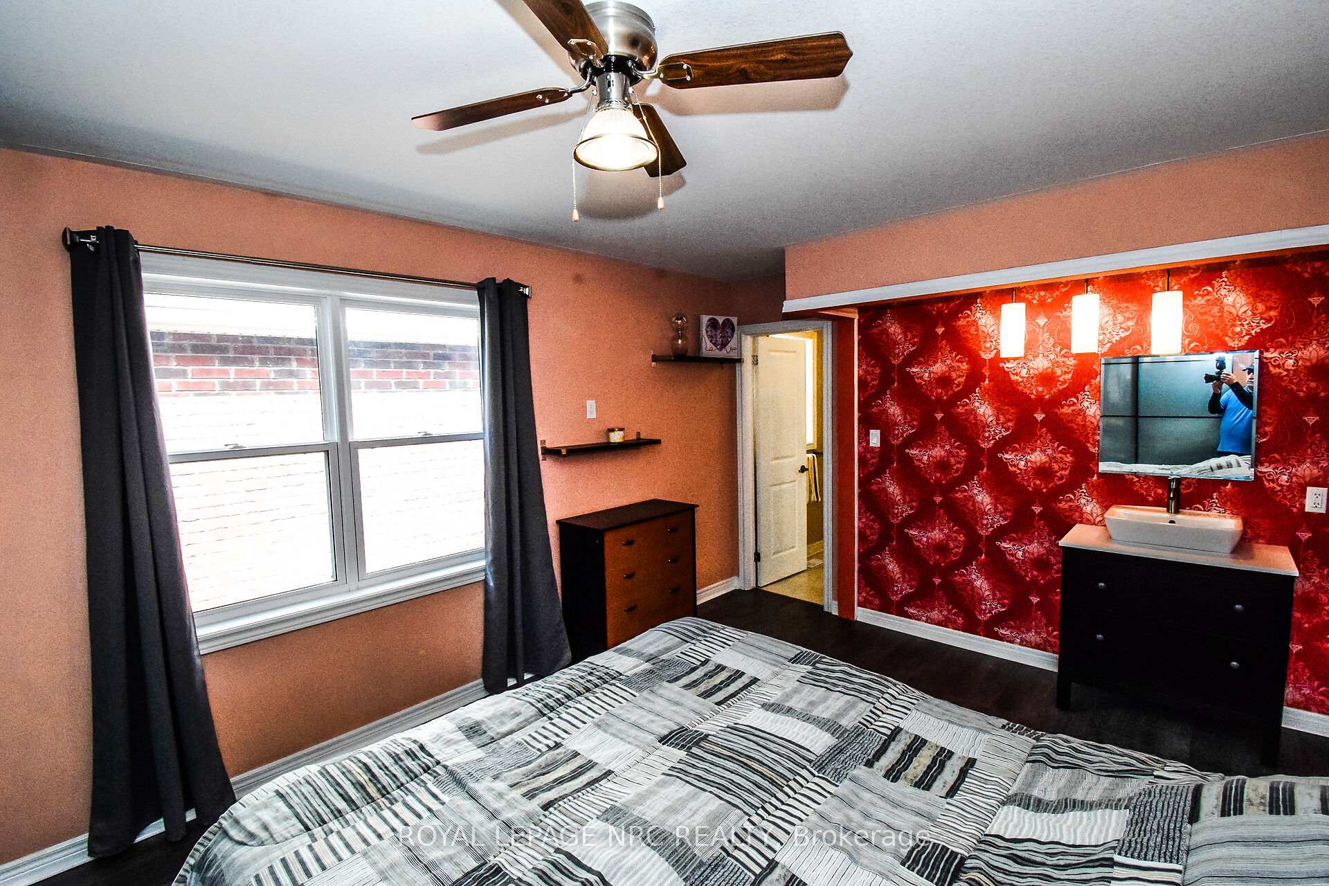 Photo 12 of 210 Classic Avenue, Welland, Lincoln/Crowland — HOMEH