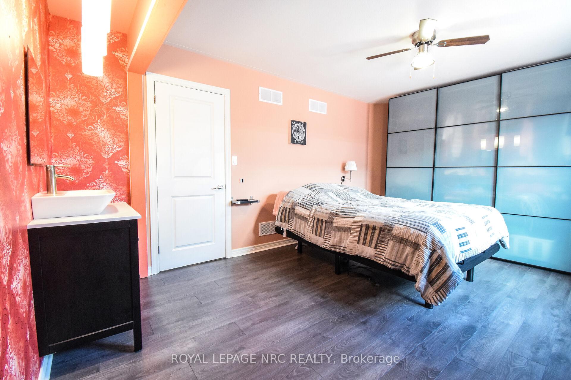 Photo 13 of 210 Classic Avenue, Welland, Lincoln/Crowland — HOMEH
