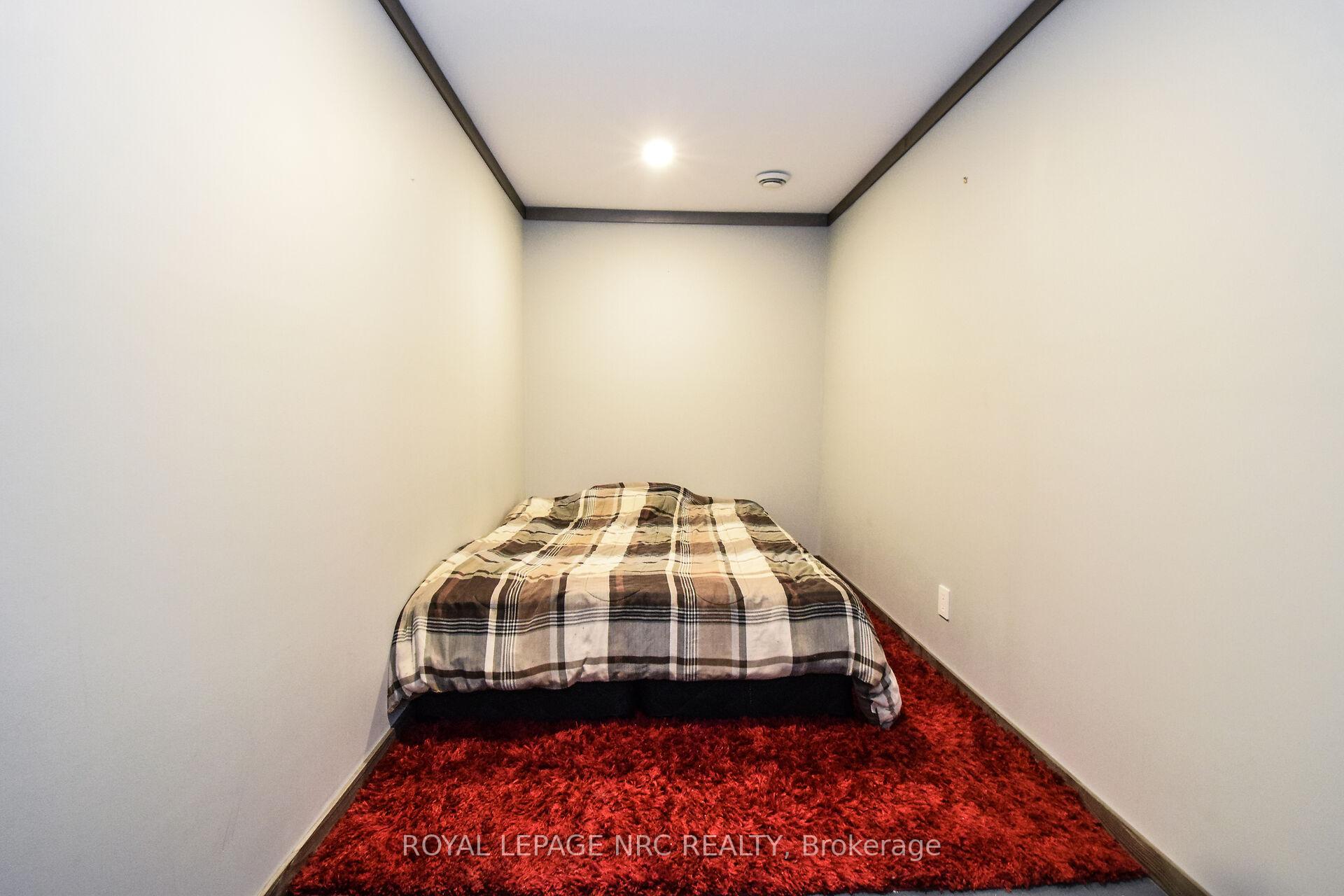 Photo 26 of 210 Classic Avenue, Welland, Lincoln/Crowland — HOMEH
