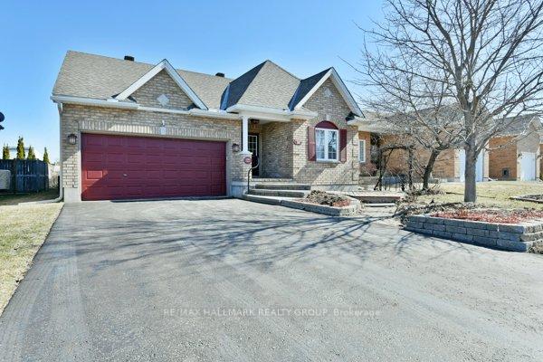 Photo 3 of 38 Melville Road E, Arnprior — HOMEH