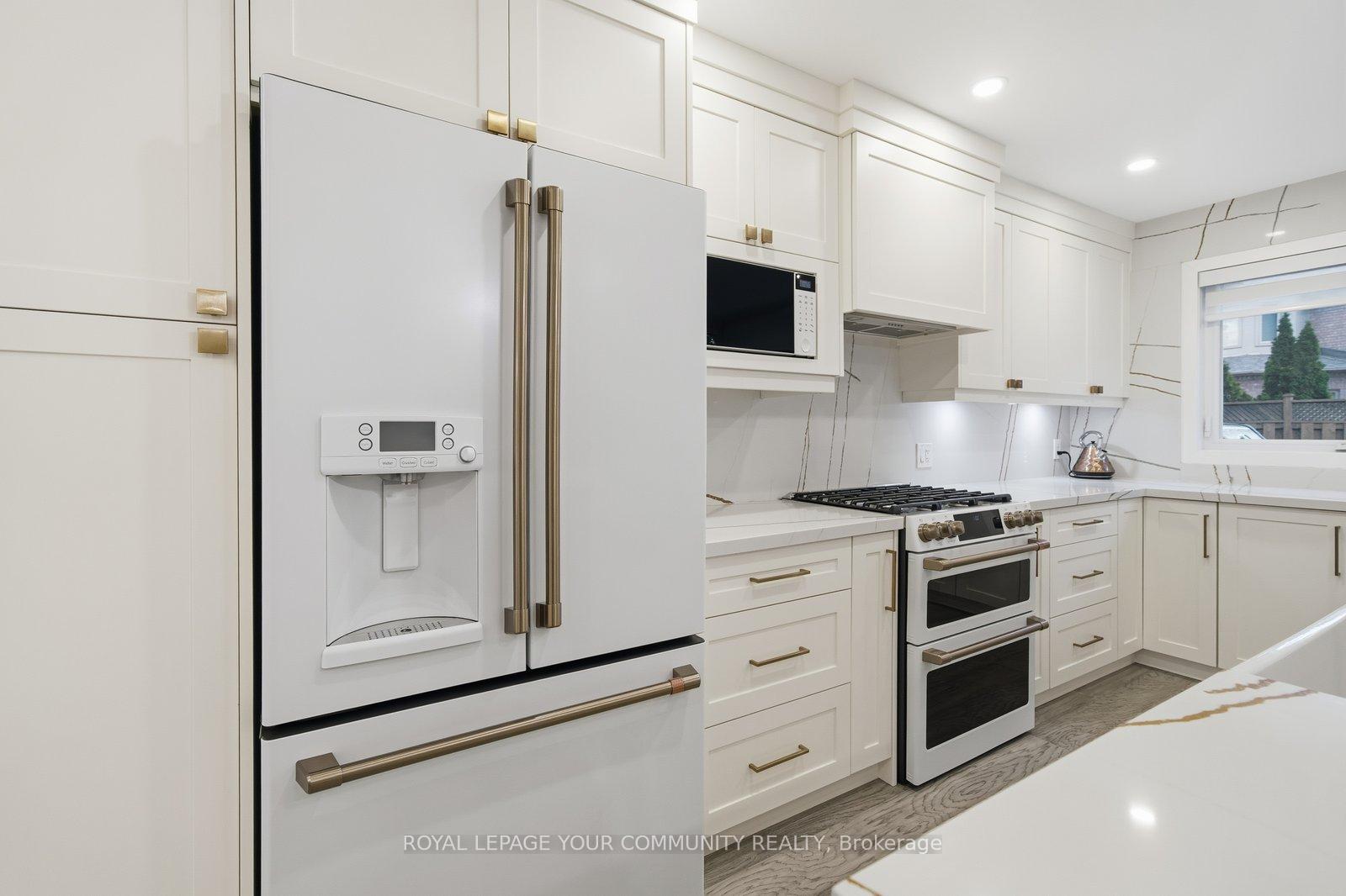 Photo 14 of 15 Redondo Drive, Vaughan, Beverley Glen — HOMEH