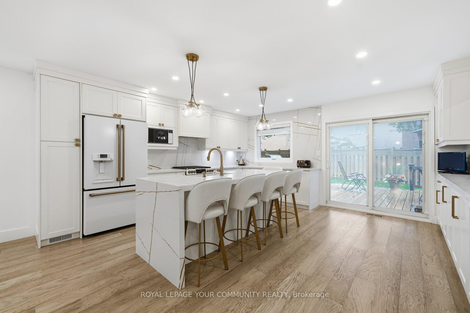 Photo 17 of 15 Redondo Drive, Vaughan, Beverley Glen — HOMEH