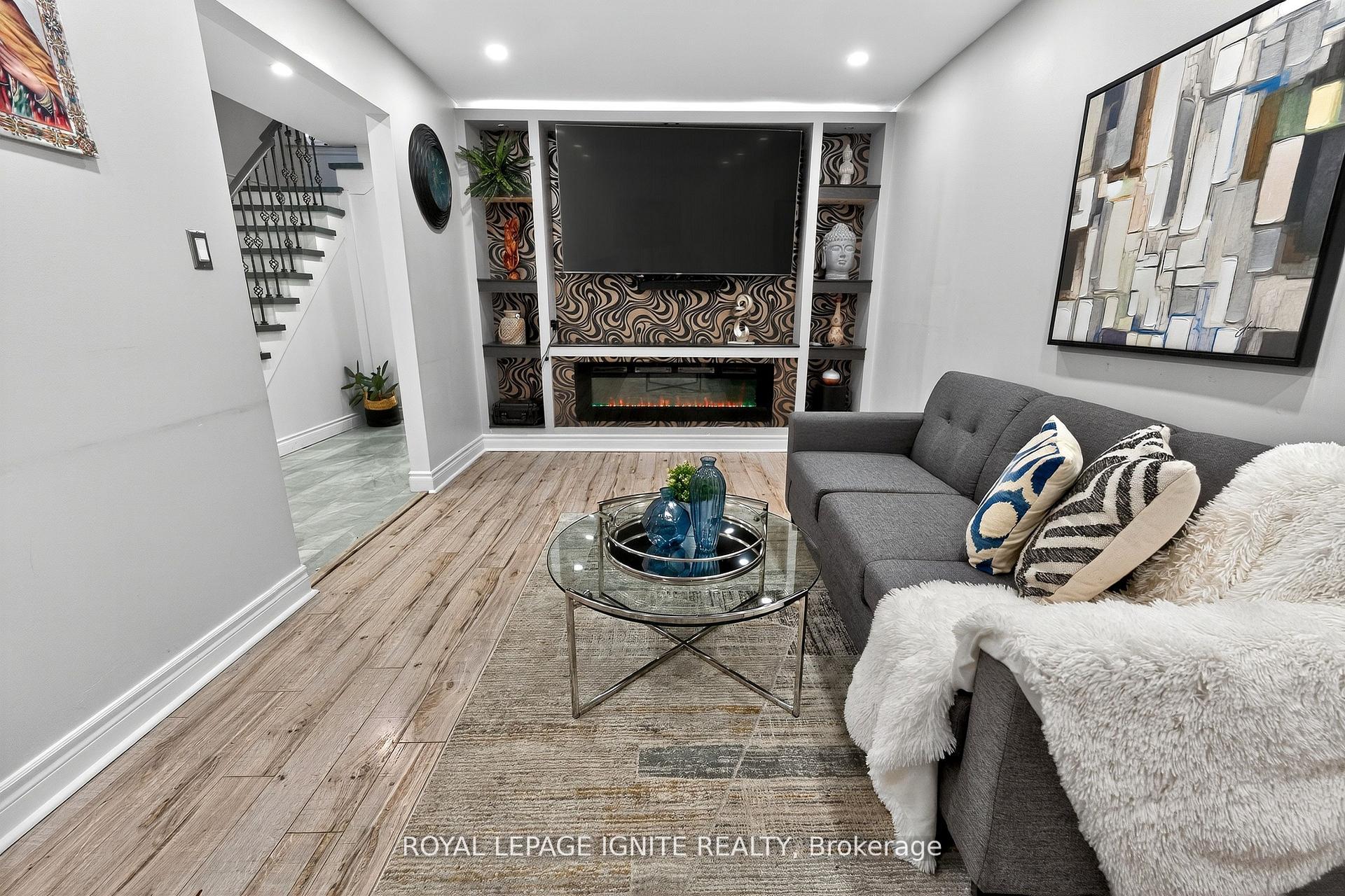 Photo 10 of 7 Ducatel Crescent, Ajax, Central — HOMEH