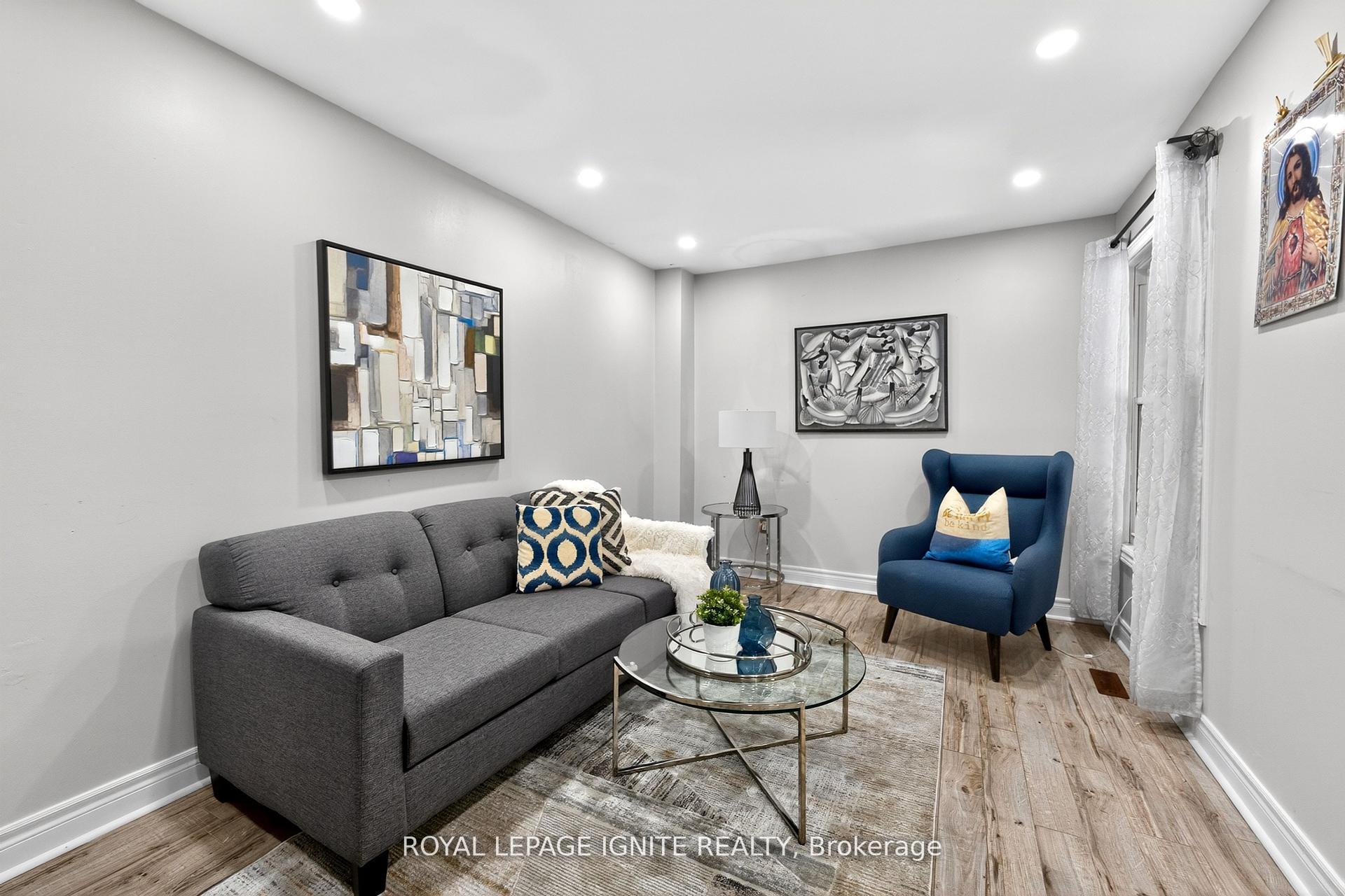 Photo 7 of 7 Ducatel Crescent, Ajax, Central — HOMEH