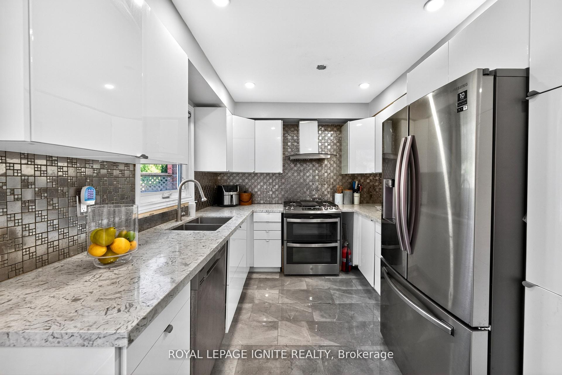 Photo 15 of 7 Ducatel Crescent, Ajax, Central — HOMEH