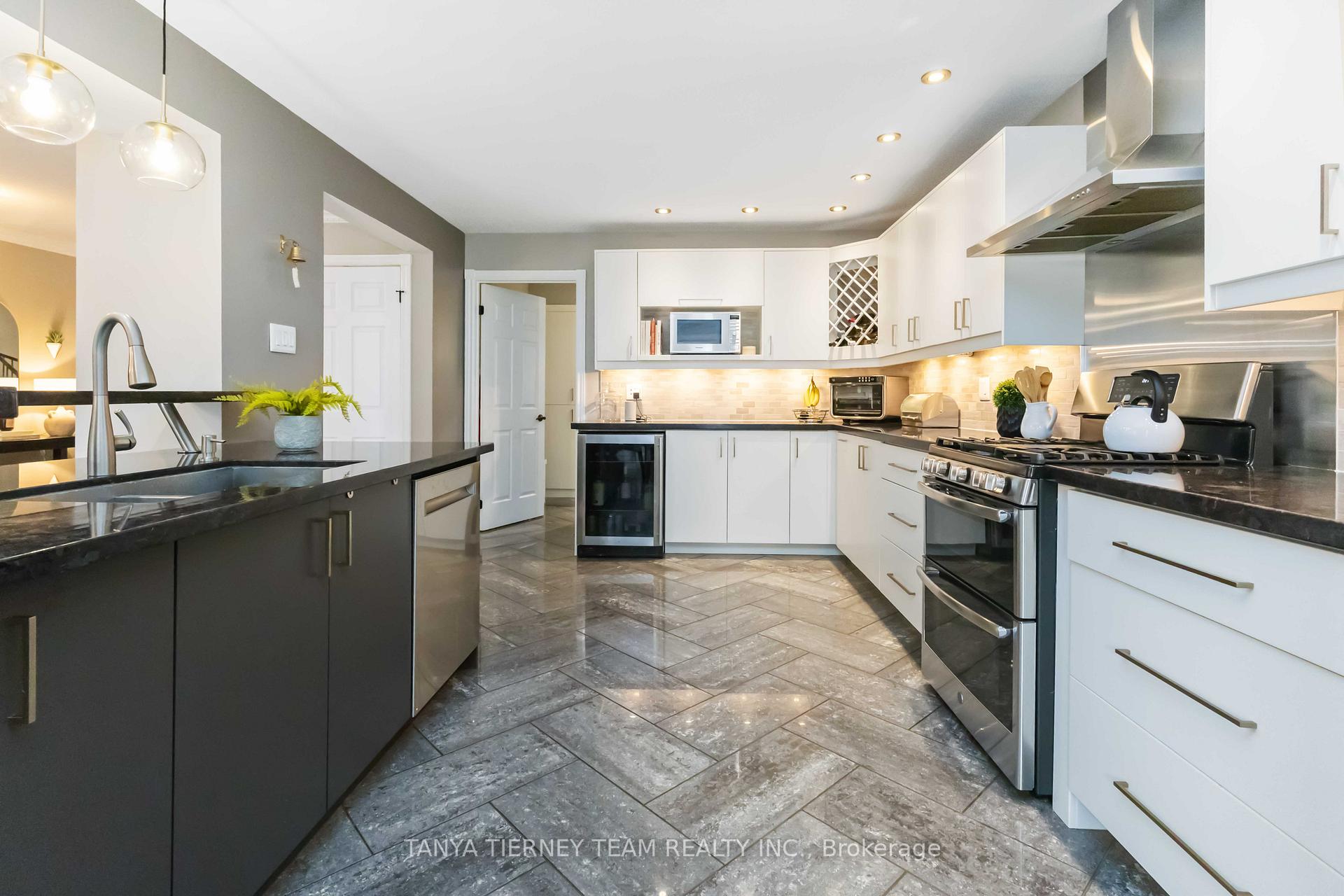 Photo 20 of 8 Gowan Drive, Whitby, Lynde Creek — HOMEH