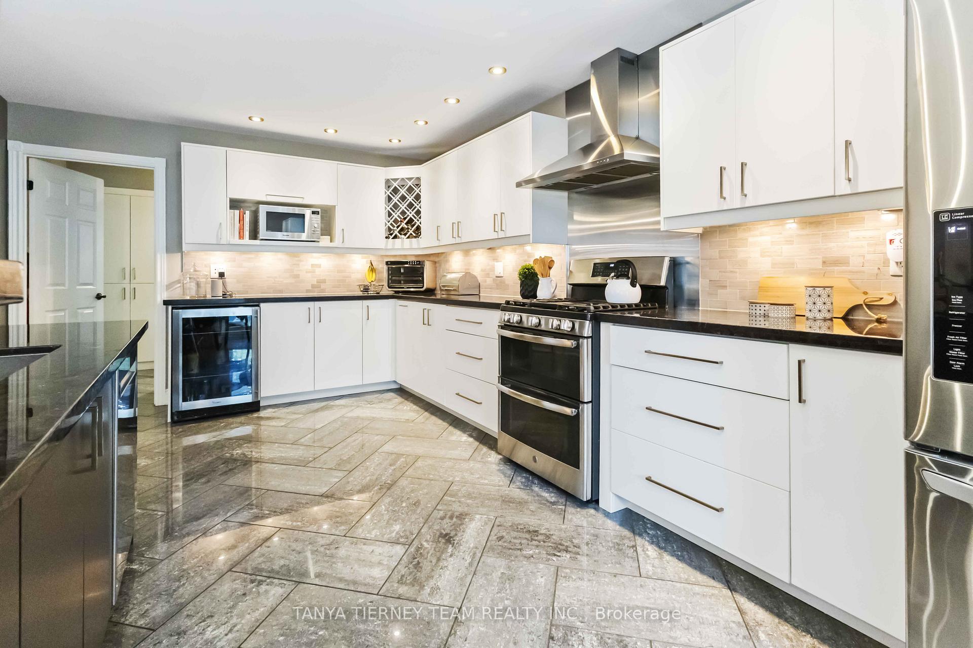 Photo 21 of 8 Gowan Drive, Whitby, Lynde Creek — HOMEH