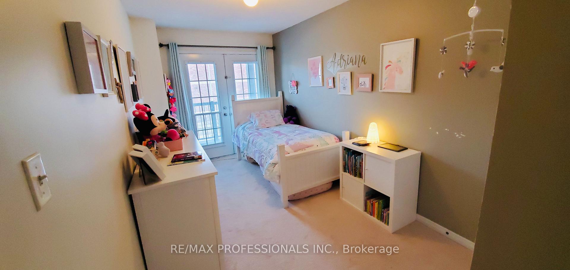 Photo 9 of 28 Laramie Crescent, Vaughan, Patterson — HOMEH