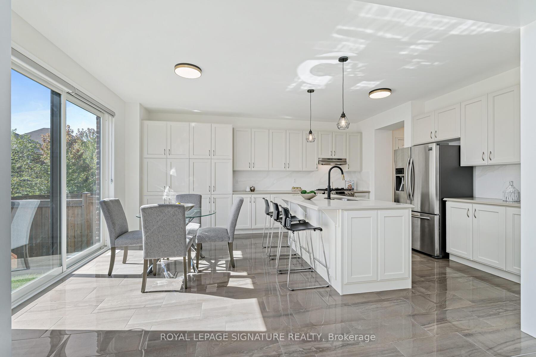 Photo 3 of 31 Streamside Street, Vaughan, Kleinburg — HOMEH
