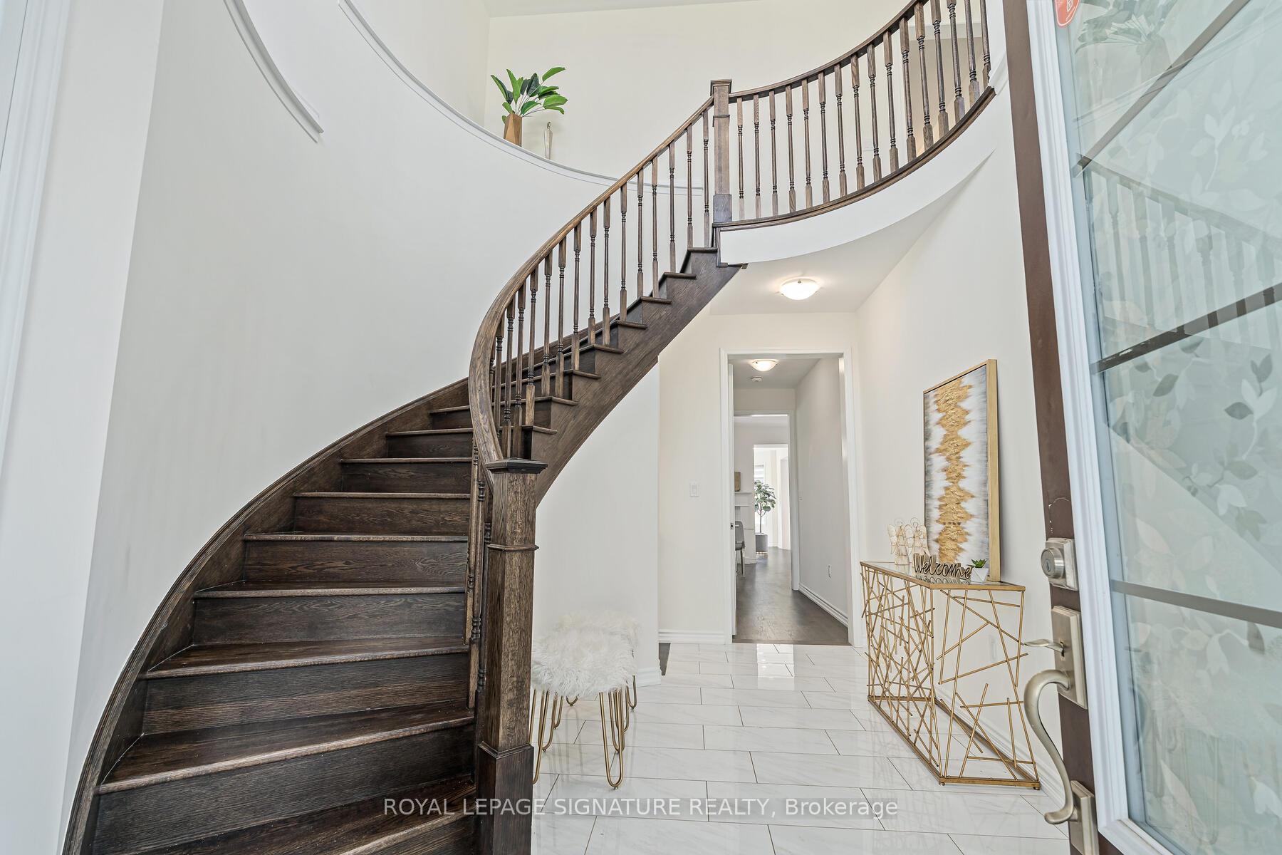 Photo 10 of 31 Streamside Street, Vaughan, Kleinburg — HOMEH