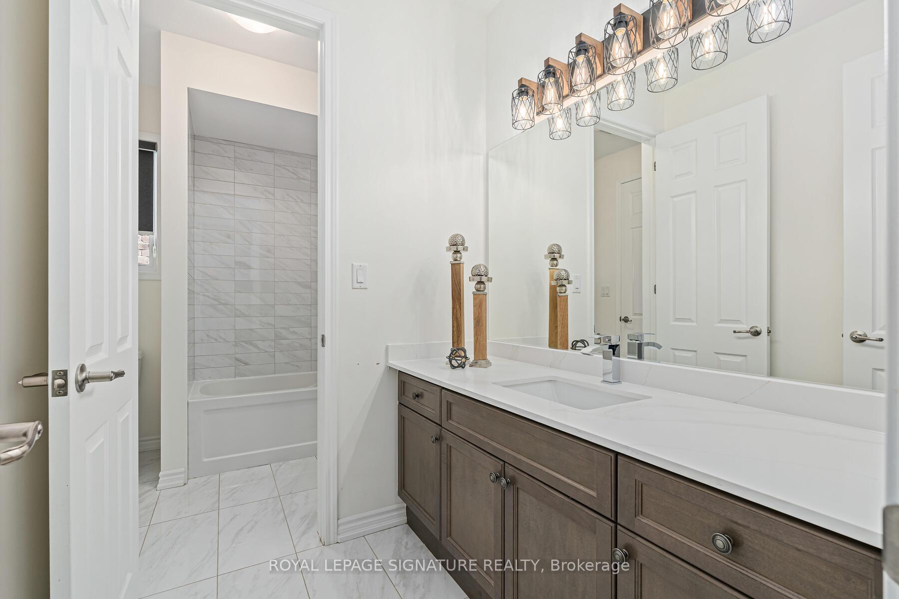 Photo 16 of 31 Streamside Street, Vaughan, Kleinburg — HOMEH