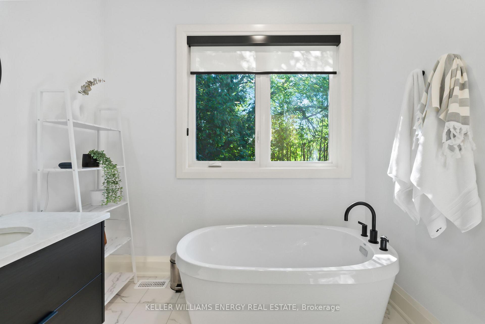 Photo 20 of 56 Meadow Crescent, Whitby, Blue Grass Meadows — HOMEH