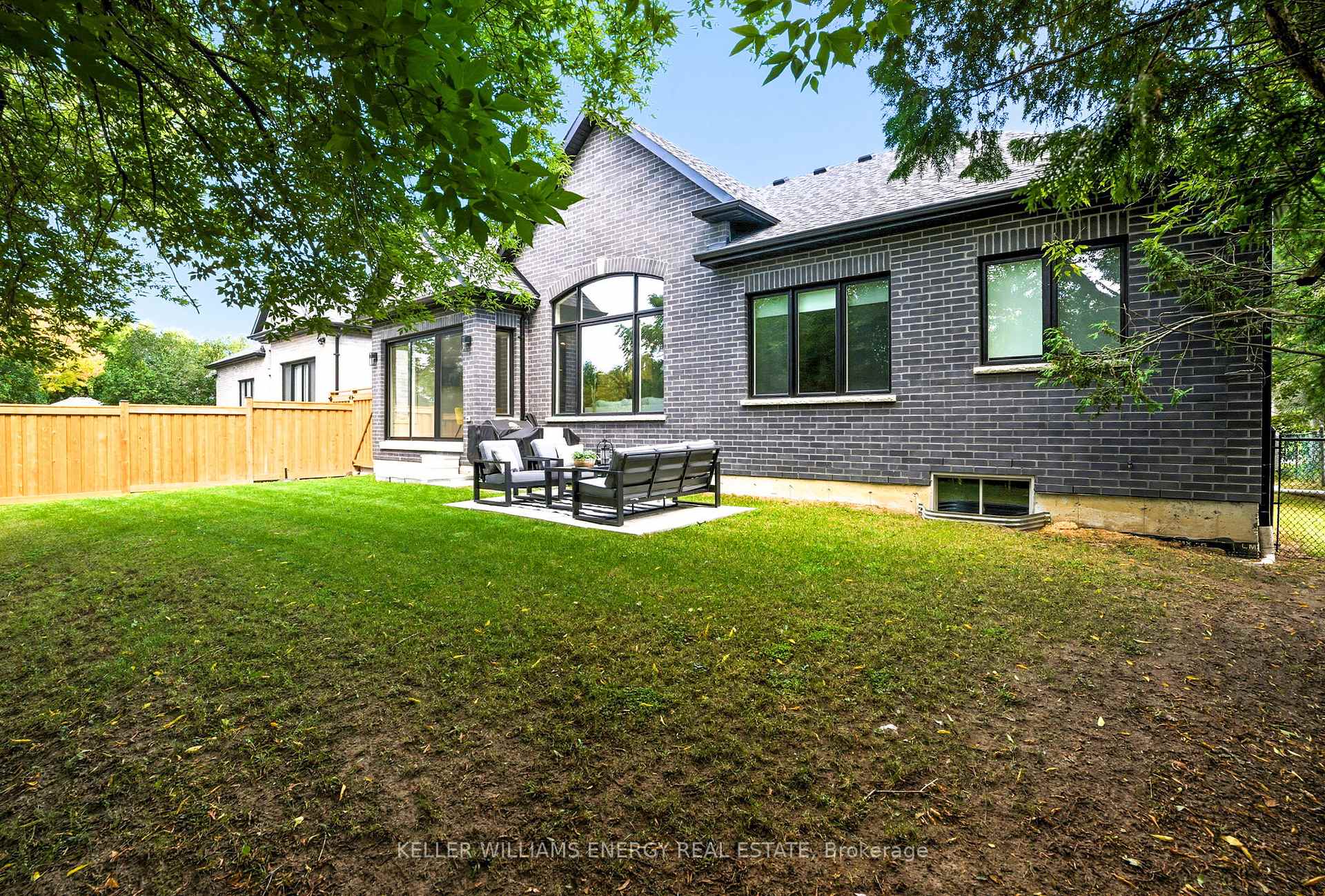 Photo 29 of 56 Meadow Crescent, Whitby, Blue Grass Meadows — HOMEH